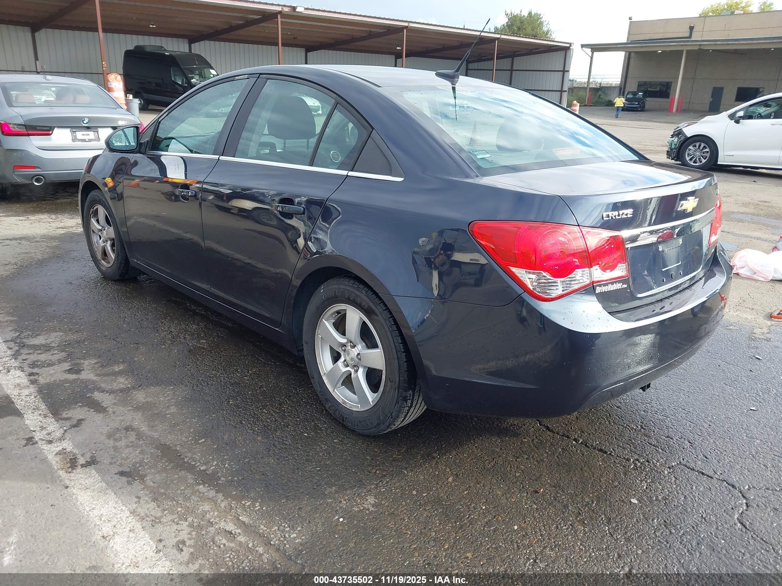 CHEVROLET CRUZE image 3
