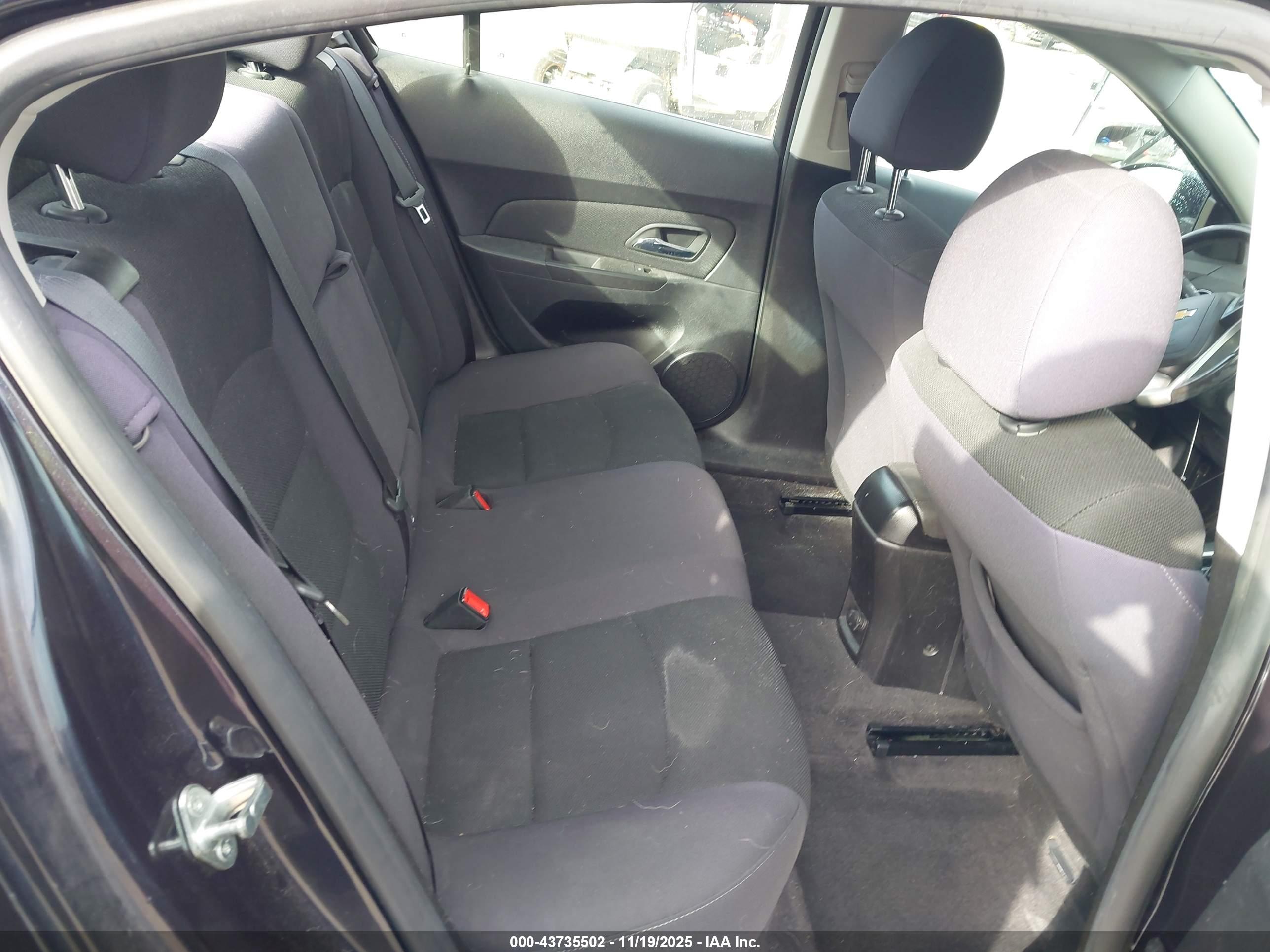 CHEVROLET CRUZE image 8