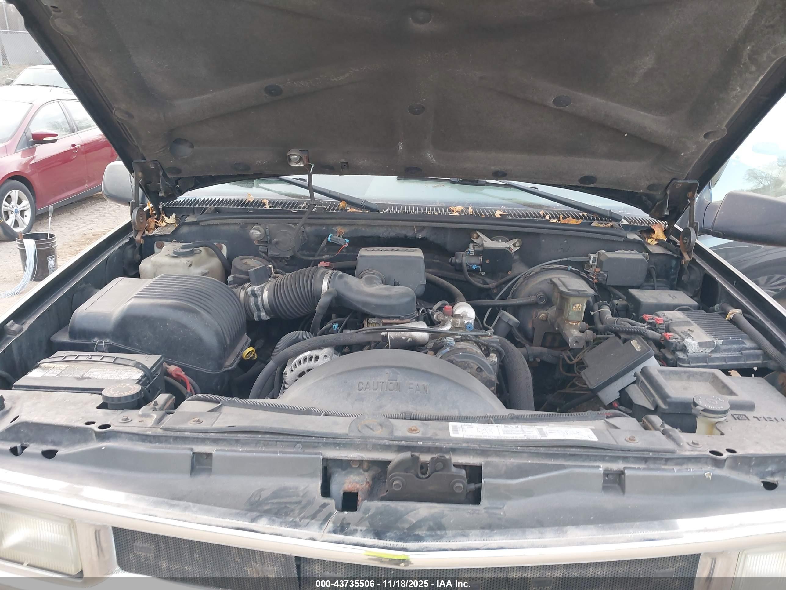 CHEVROLET GMT-400 image 10