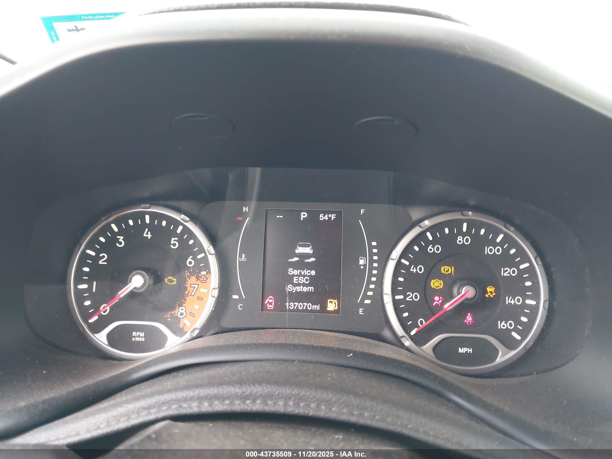 JEEP RENEGADE image 7