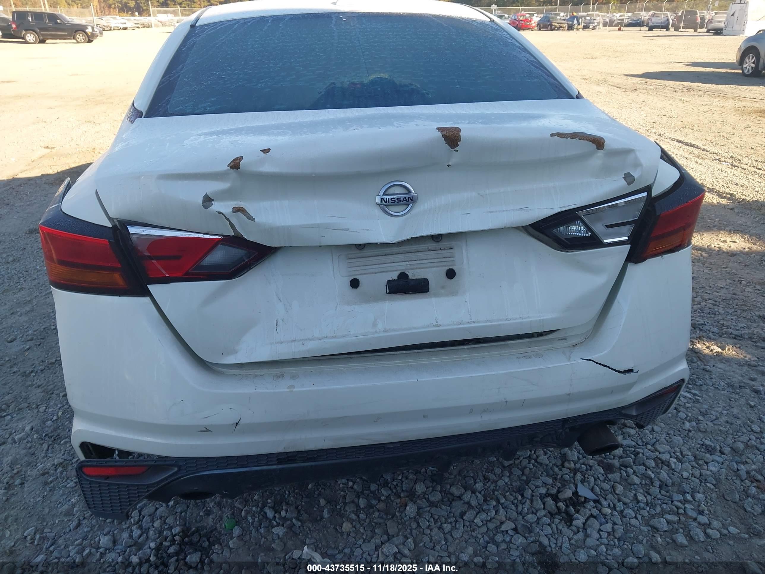 NISSAN ALTIMA image 6