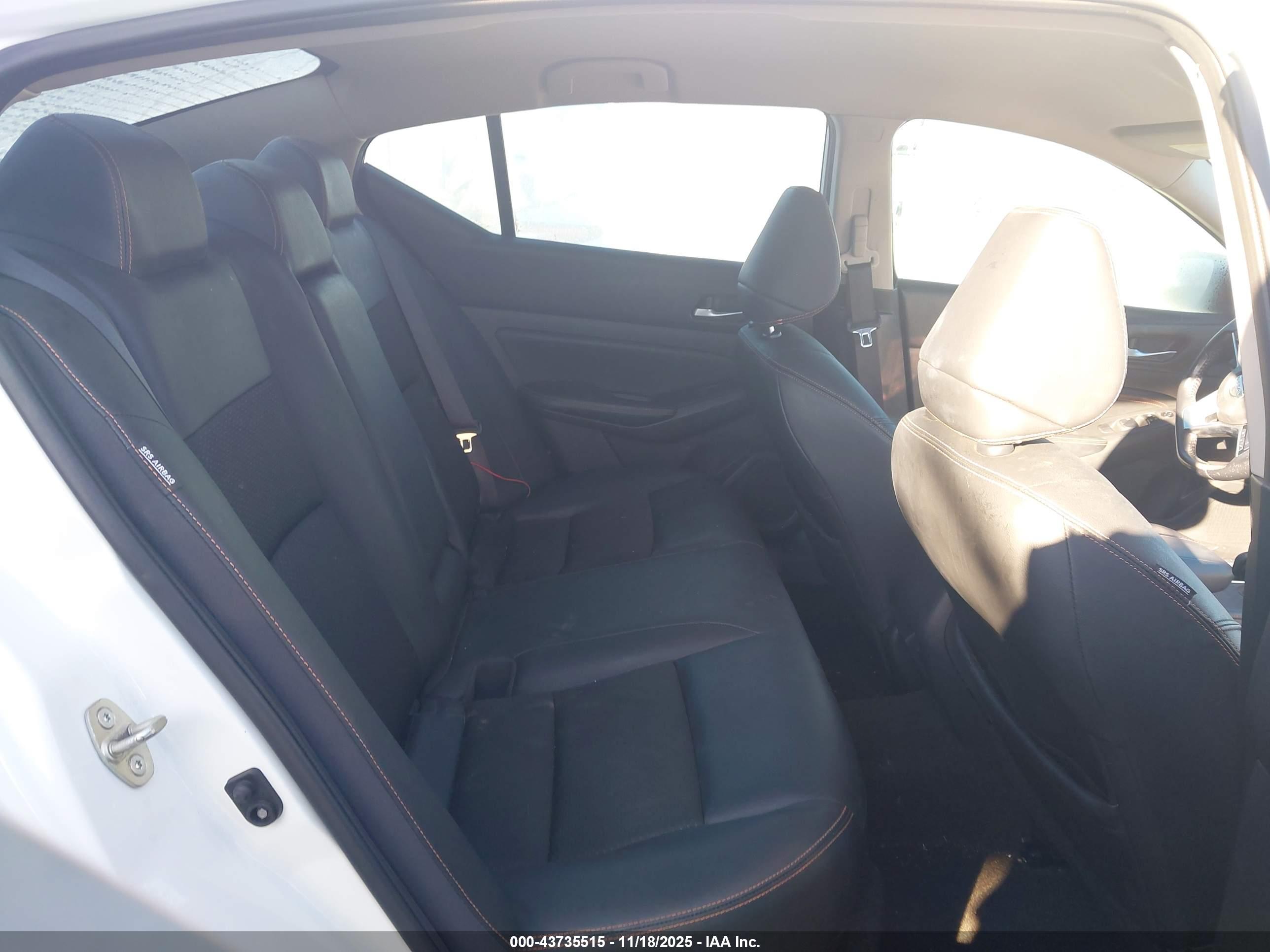 NISSAN ALTIMA image 8