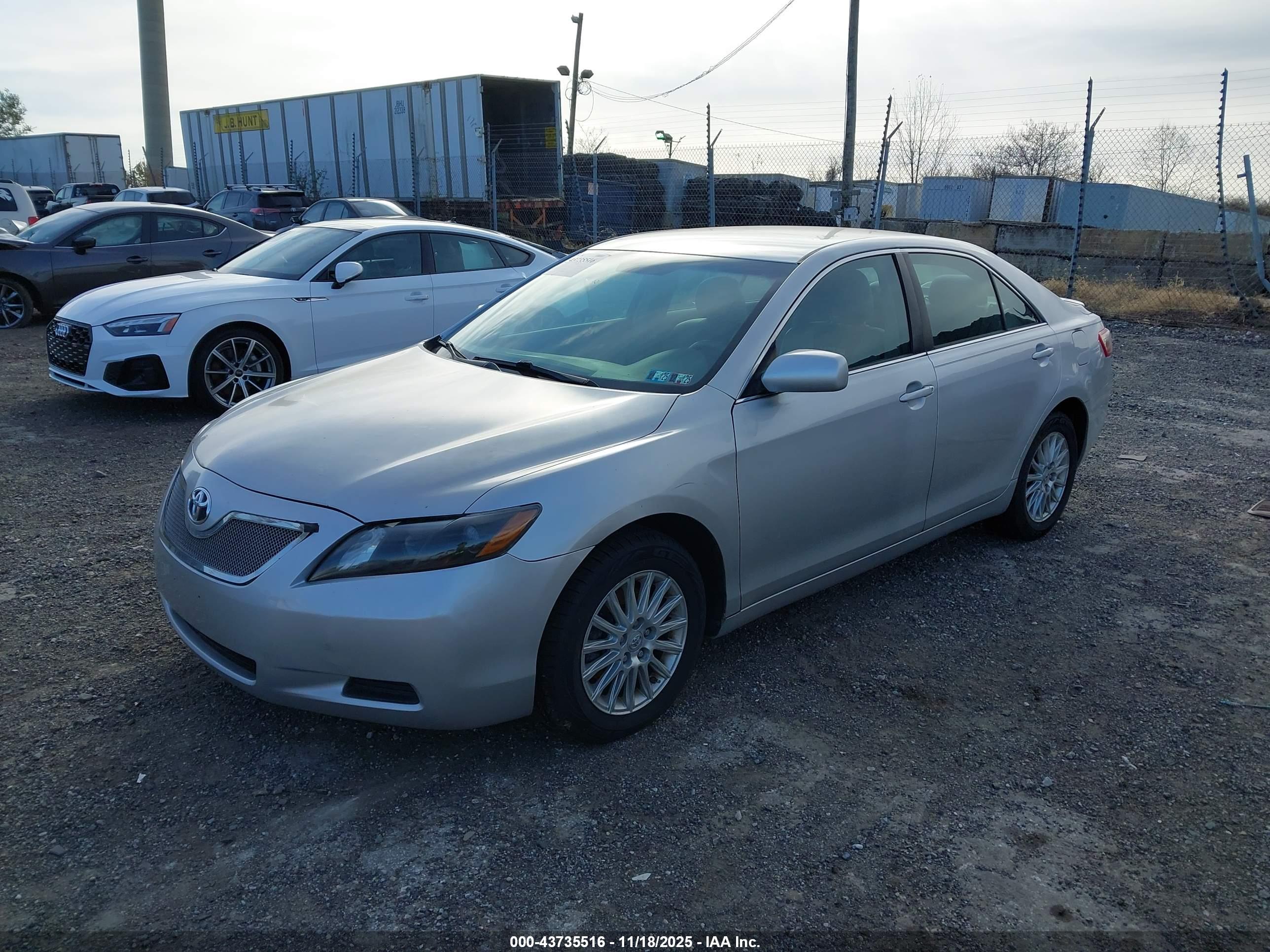 TOYOTA CAMRY image 2