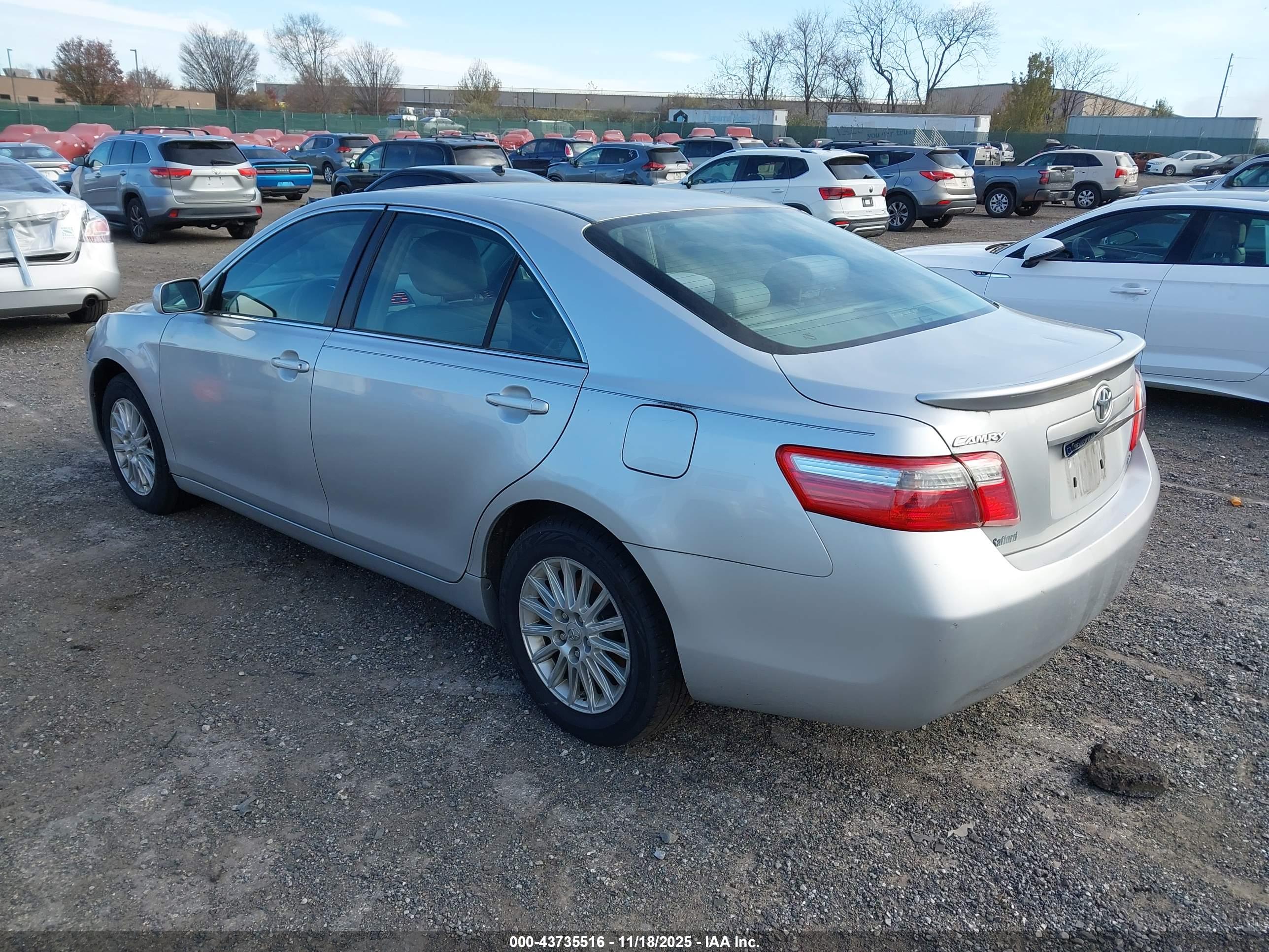 TOYOTA CAMRY image 3