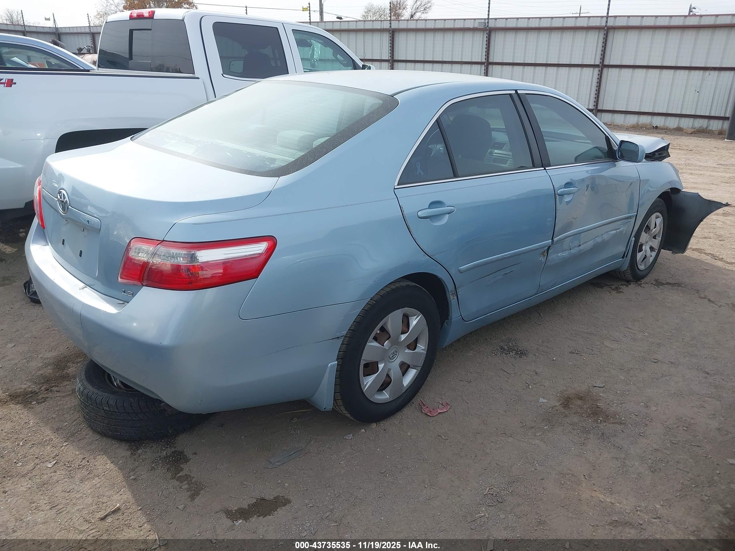 TOYOTA CAMRY image 4