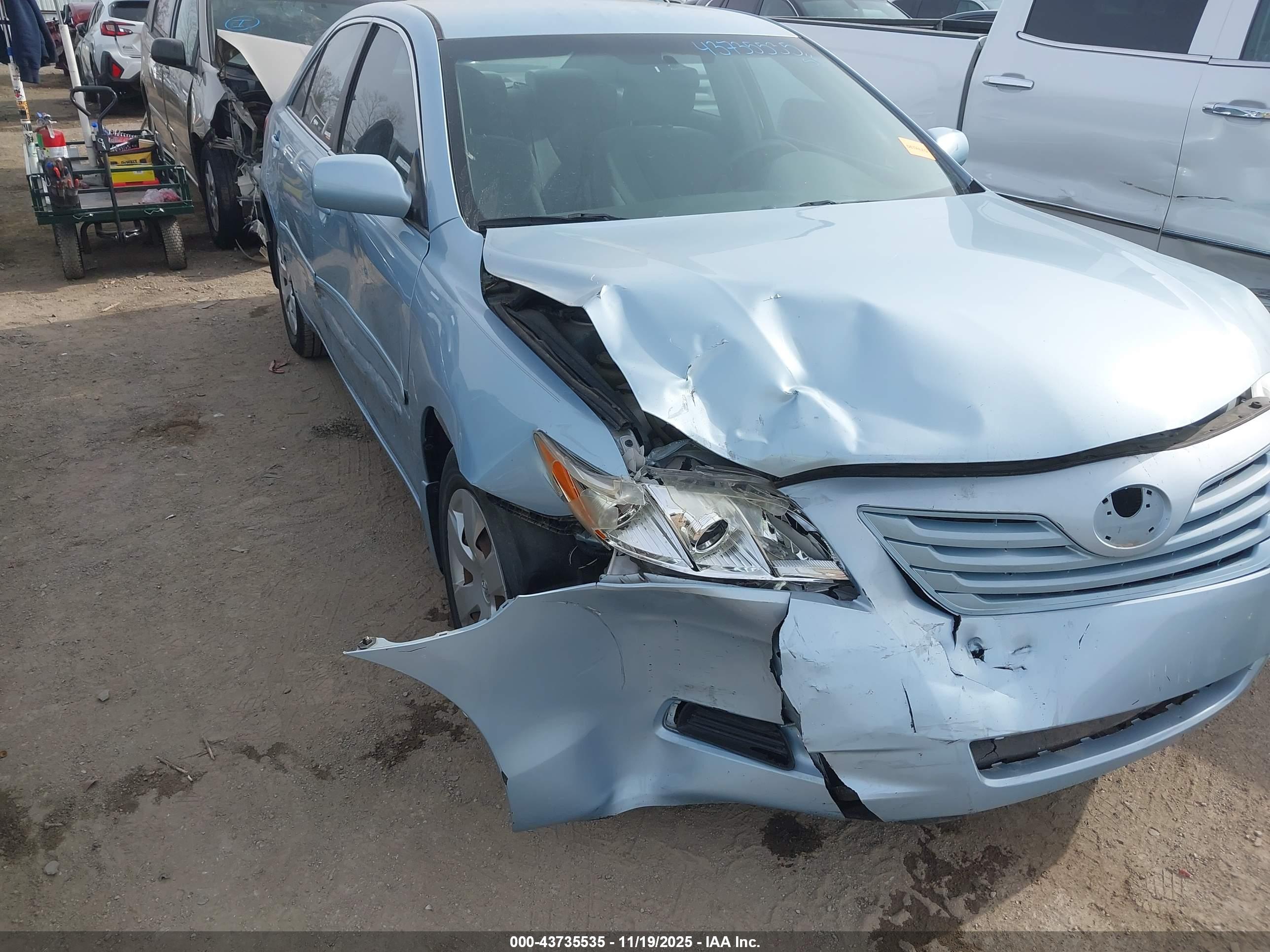 TOYOTA CAMRY image 6