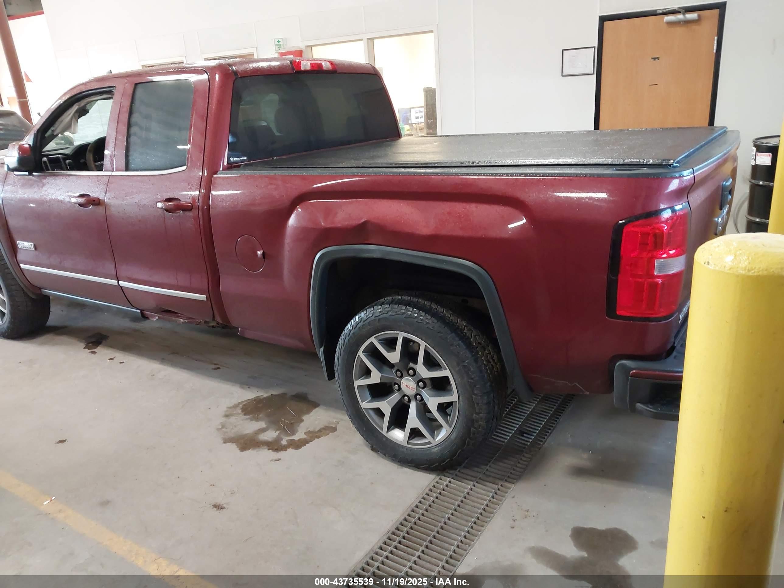 GMC SIERRA image 3