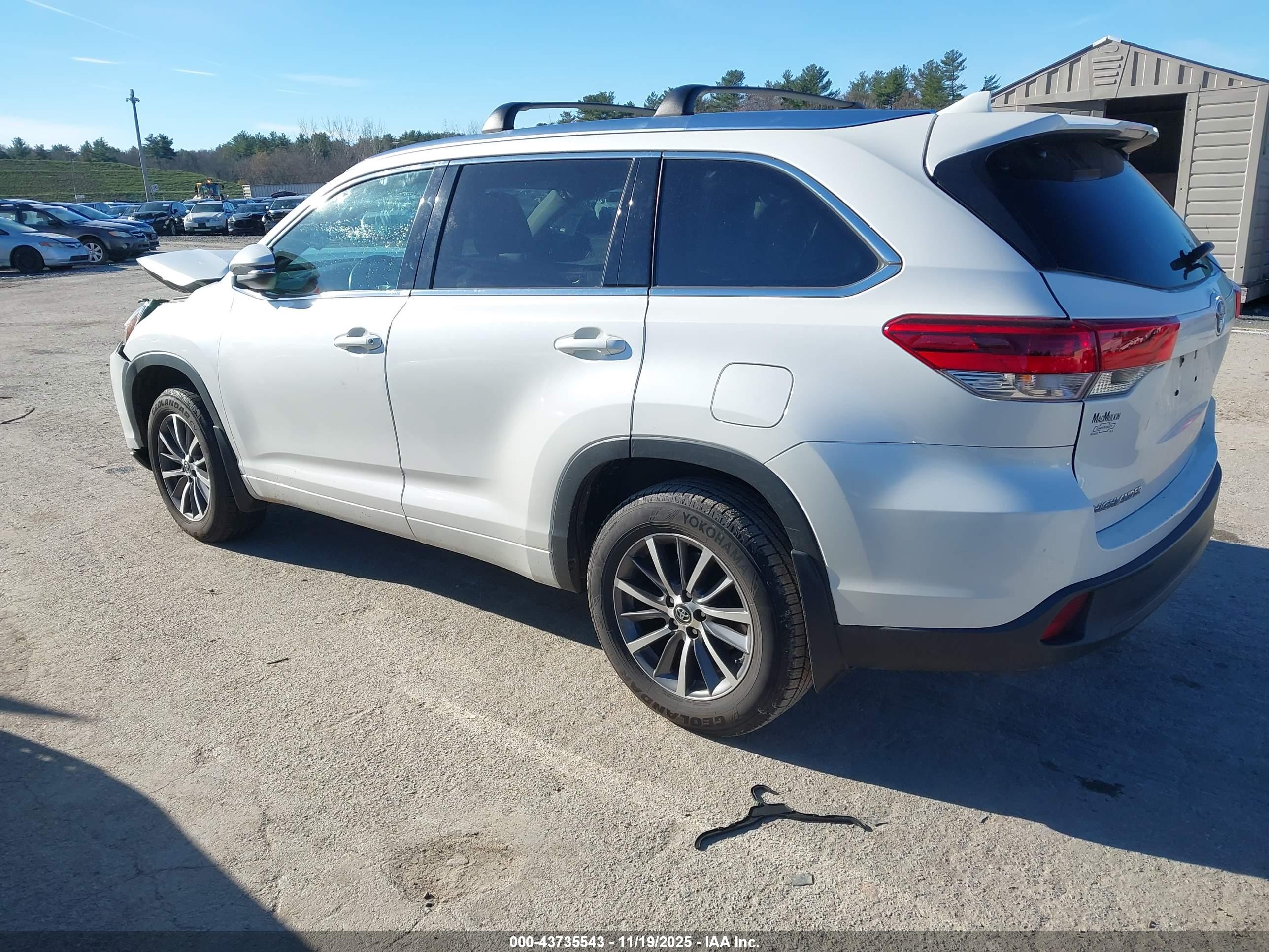 TOYOTA HIGHLANDER image 3