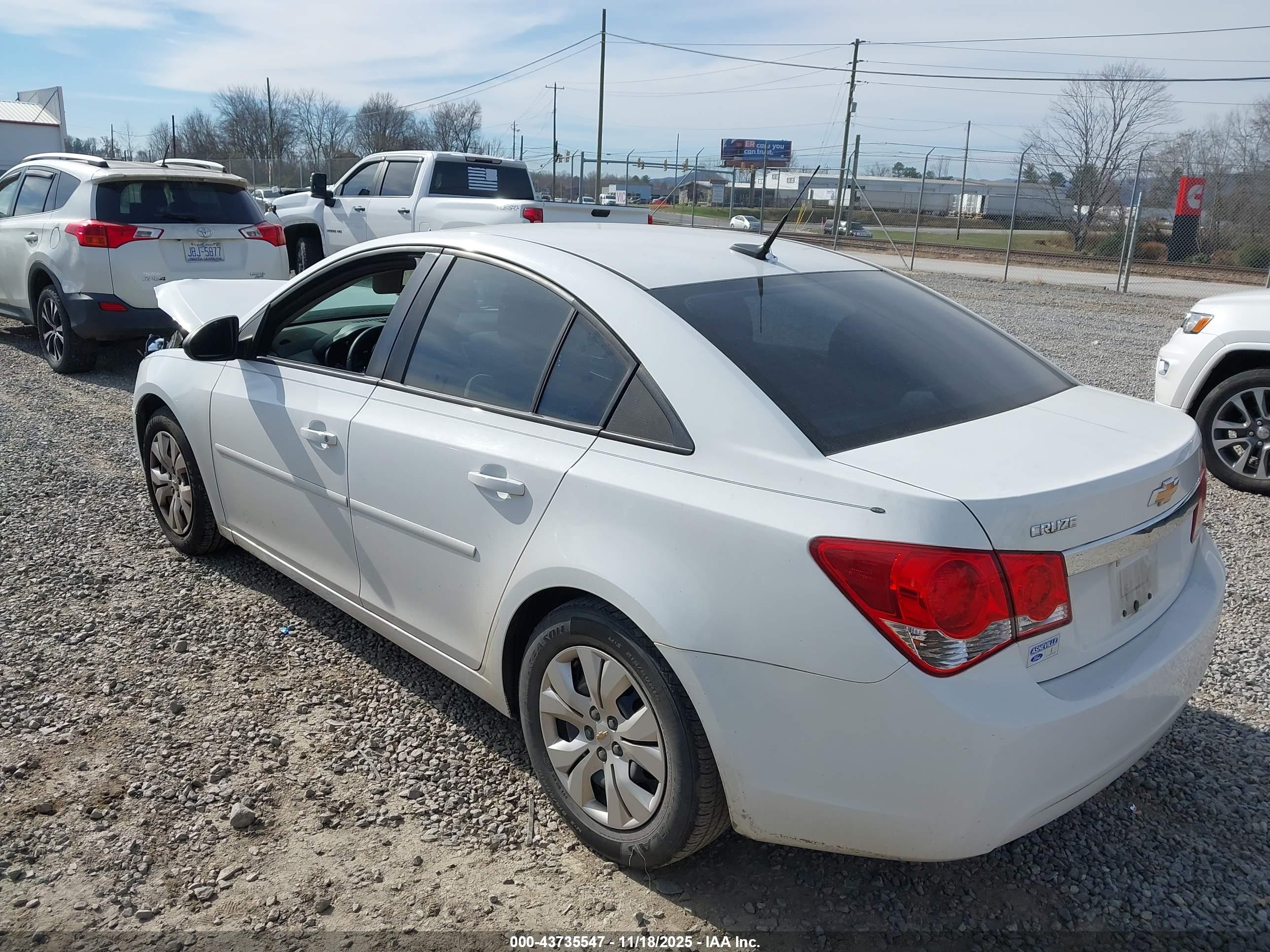 CHEVROLET CRUZE image 3