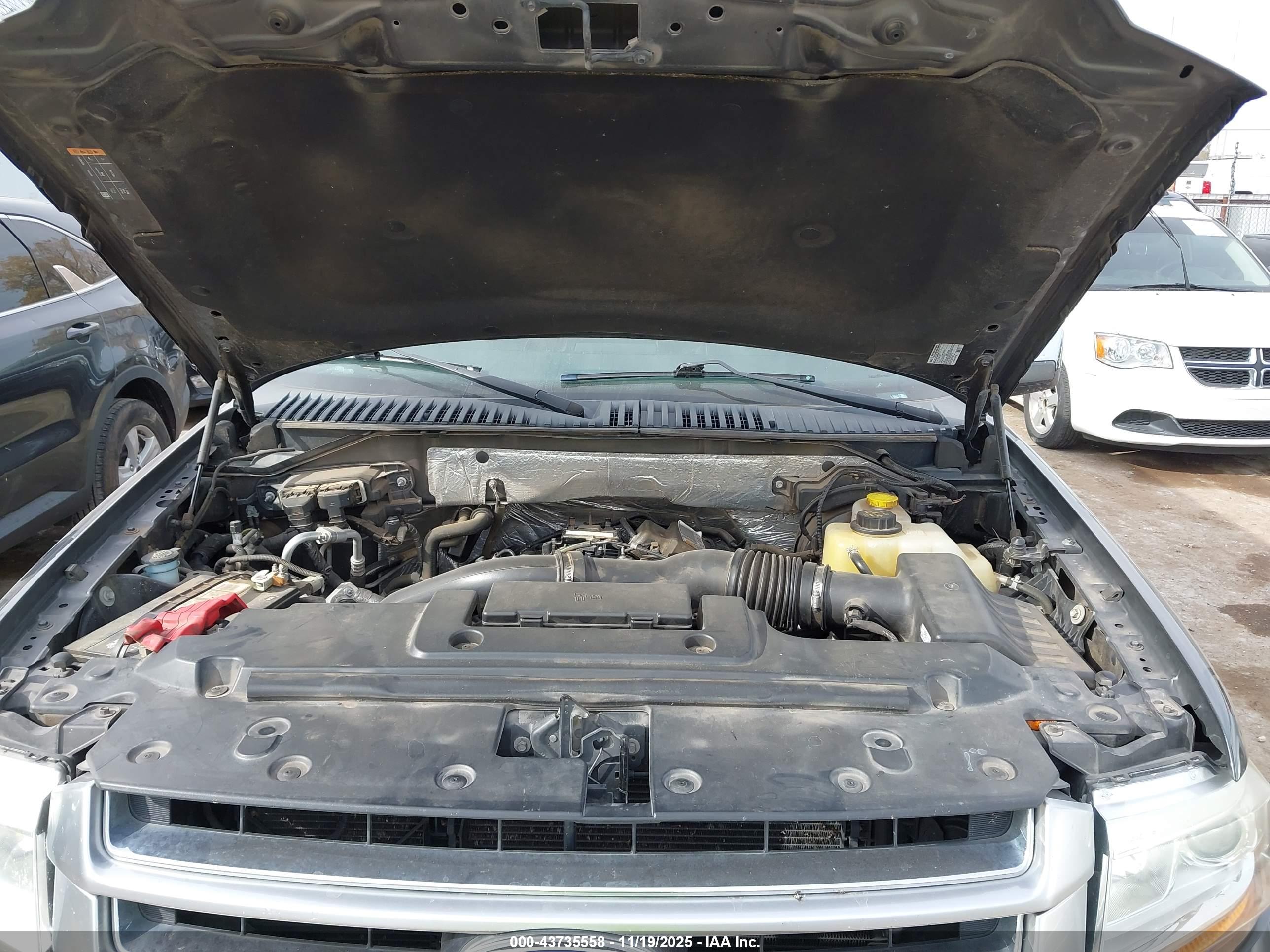 FORD EXPEDITION image 10