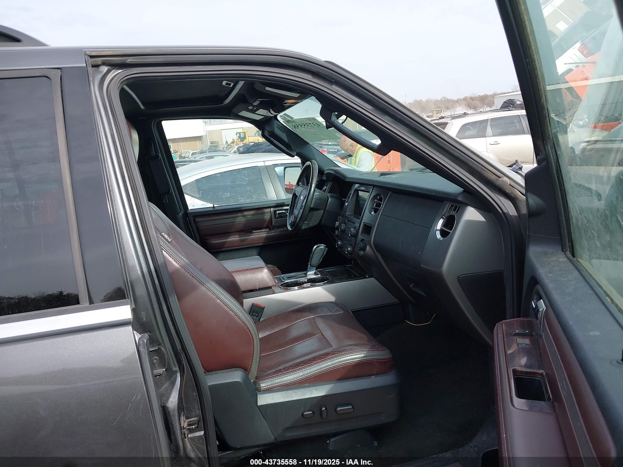 FORD EXPEDITION image 5