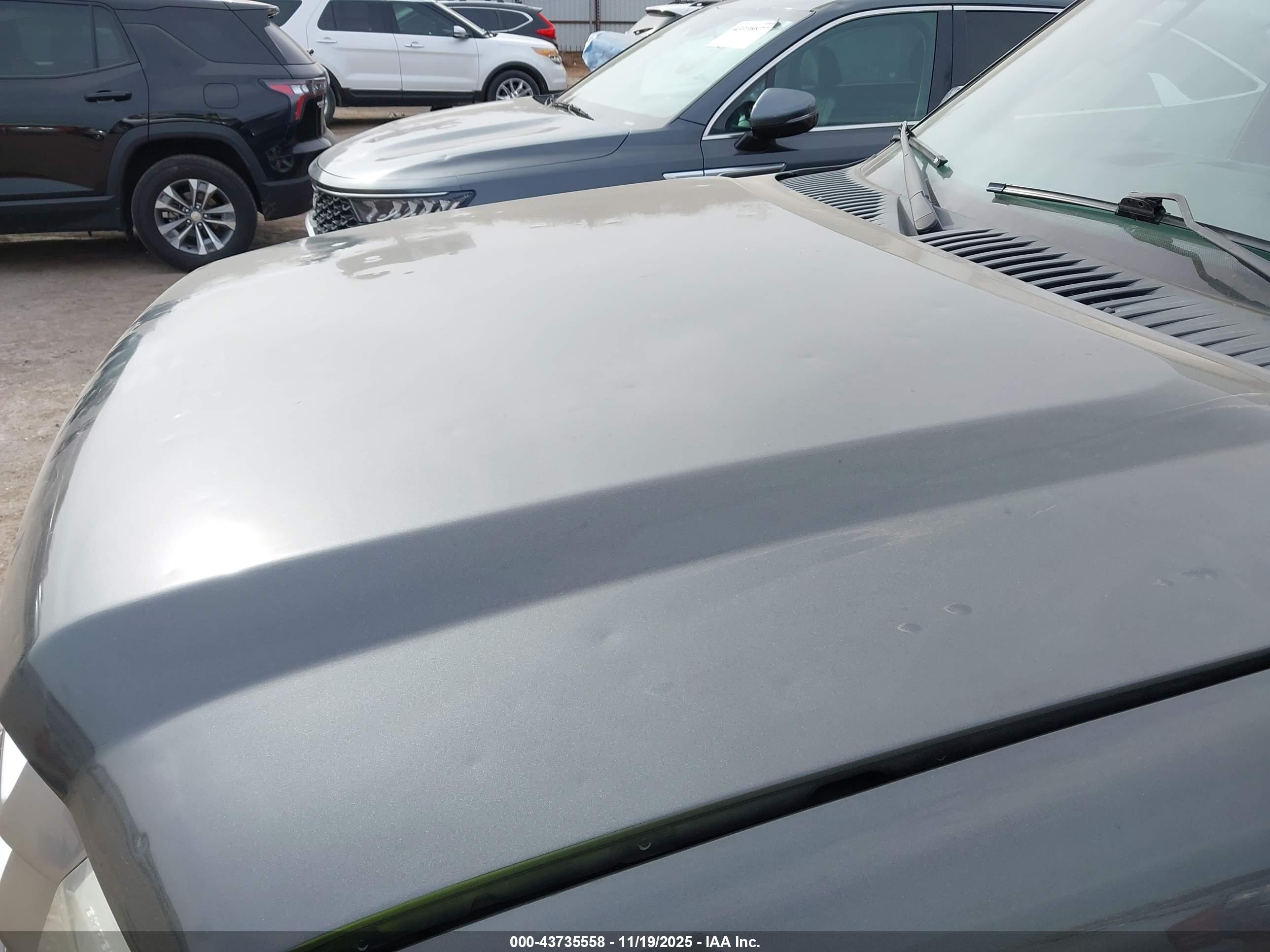 FORD EXPEDITION image 6