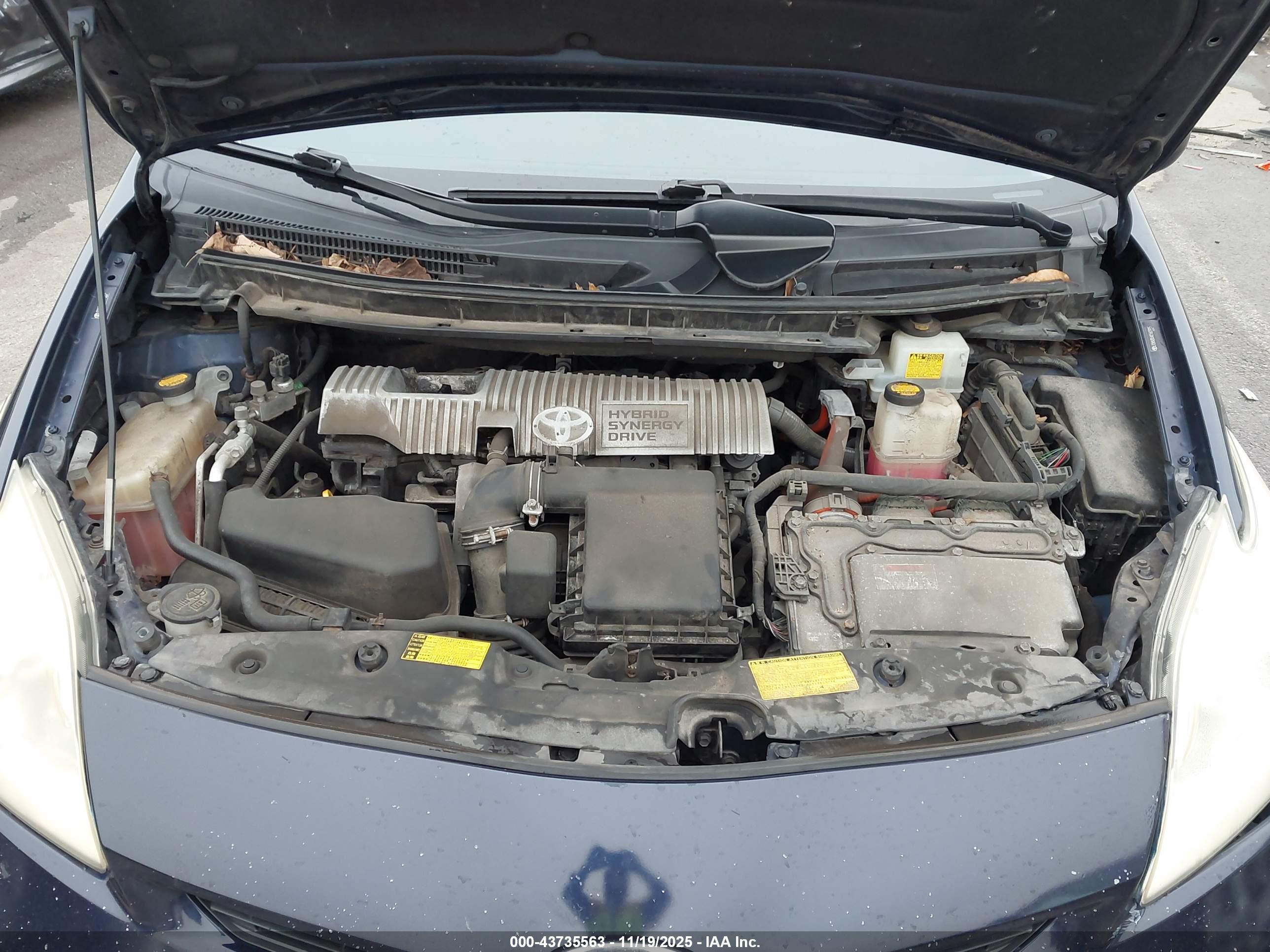 TOYOTA PRIUS image 10