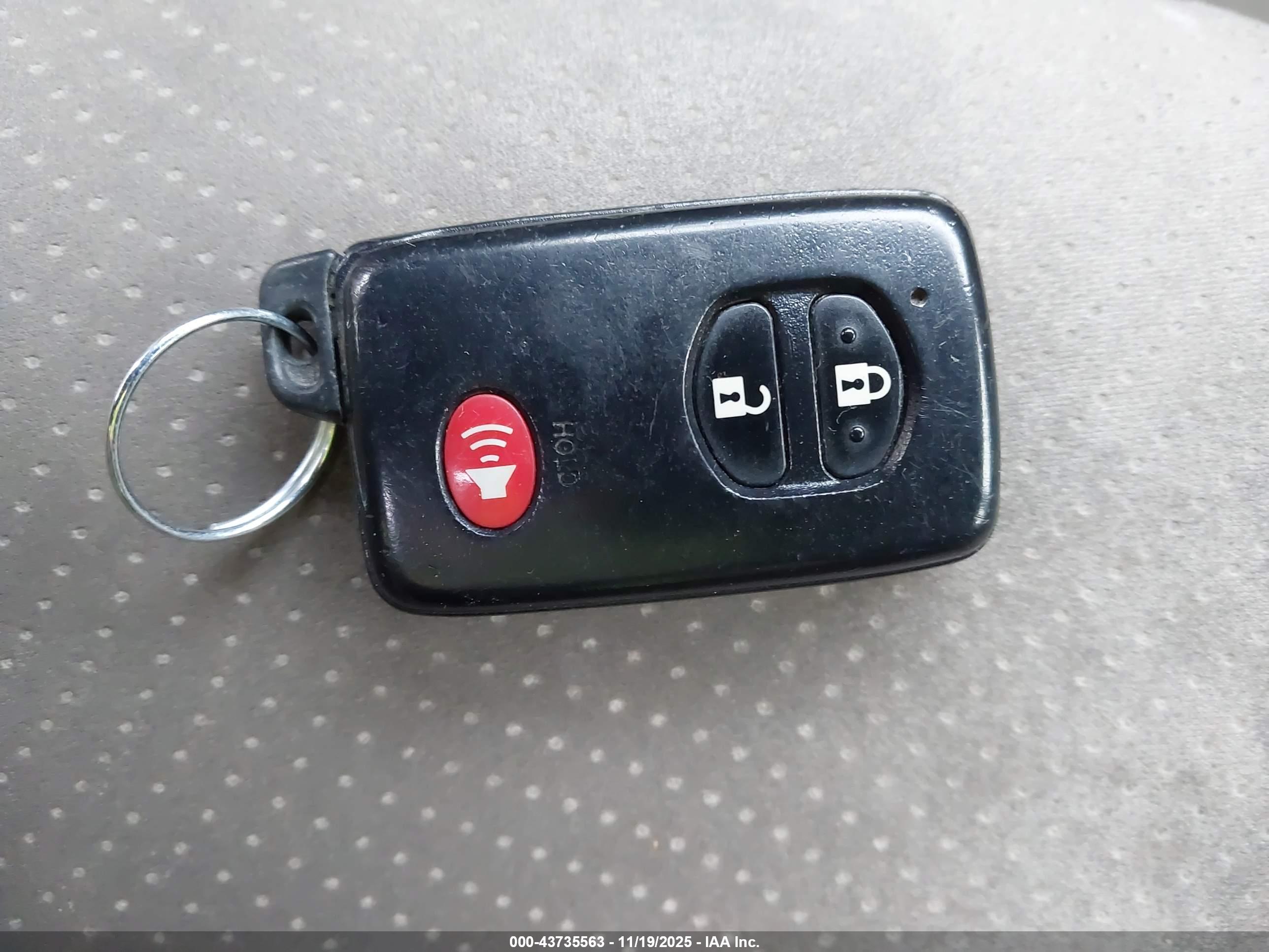 TOYOTA PRIUS image 11