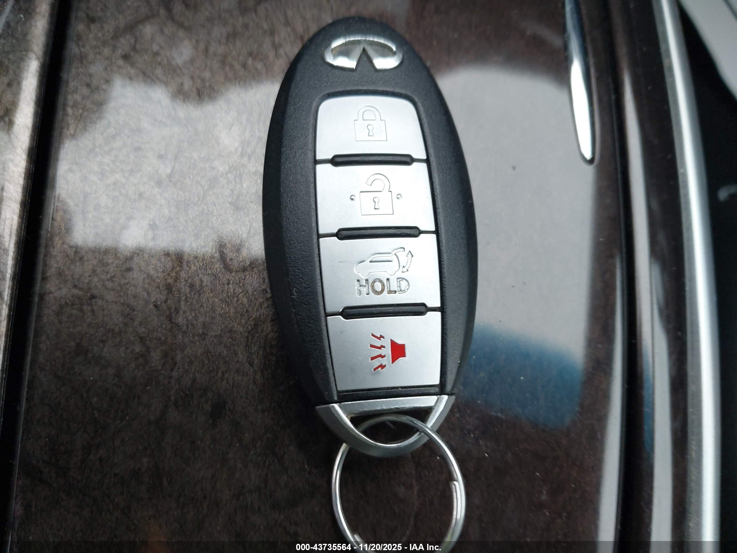 INFINITI JX35 image 11