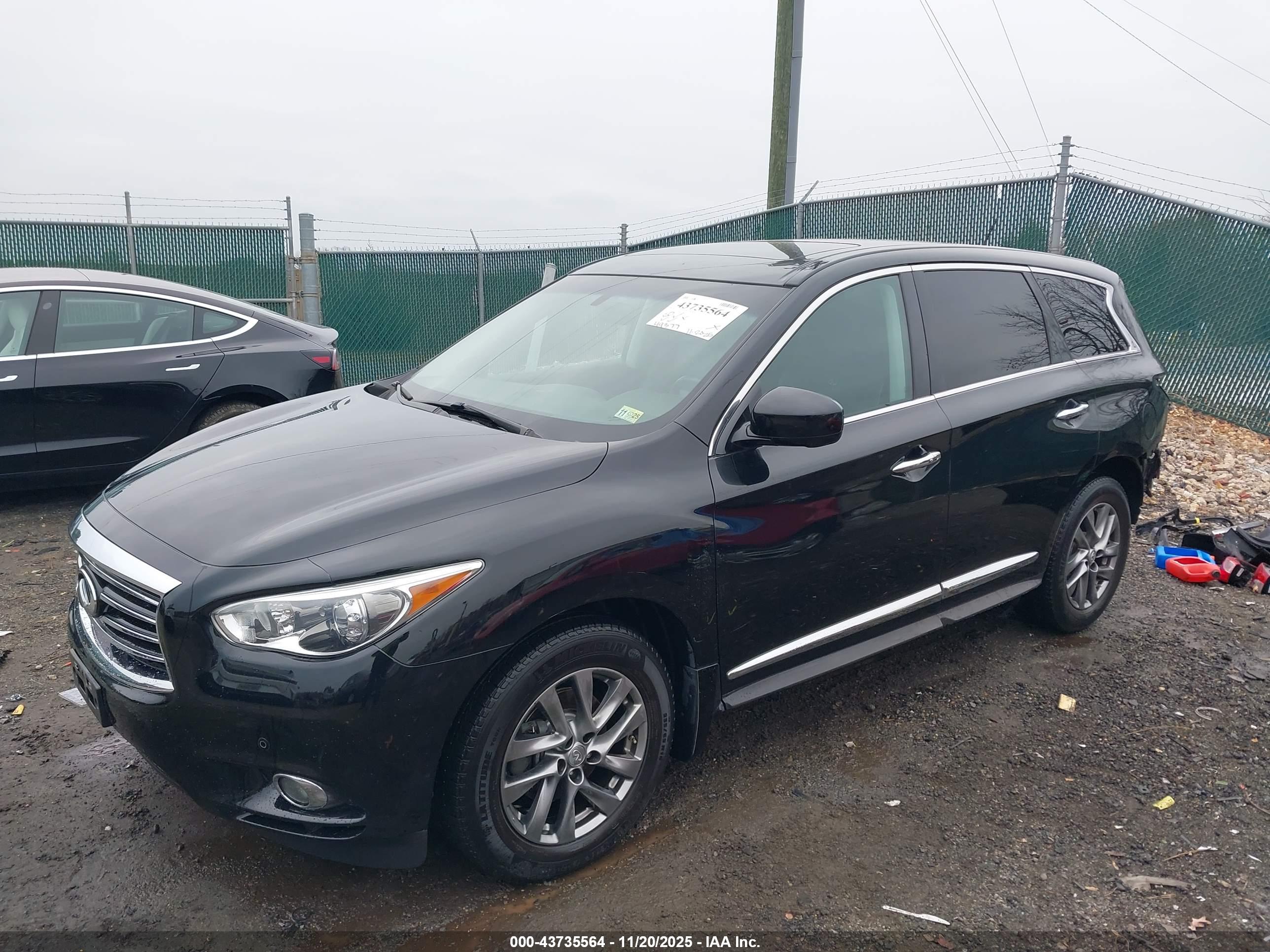 INFINITI JX35 image 2