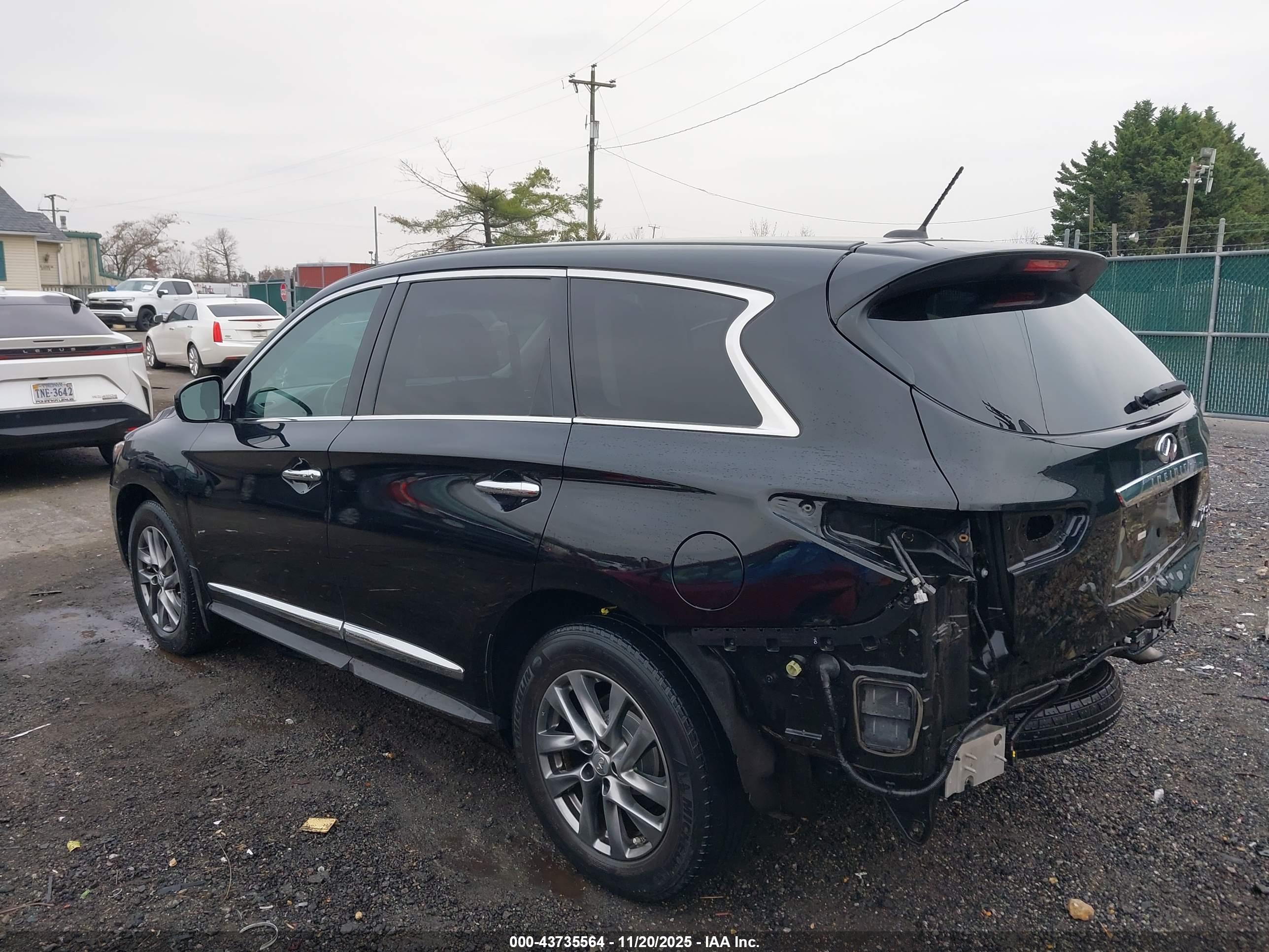 INFINITI JX35 image 3