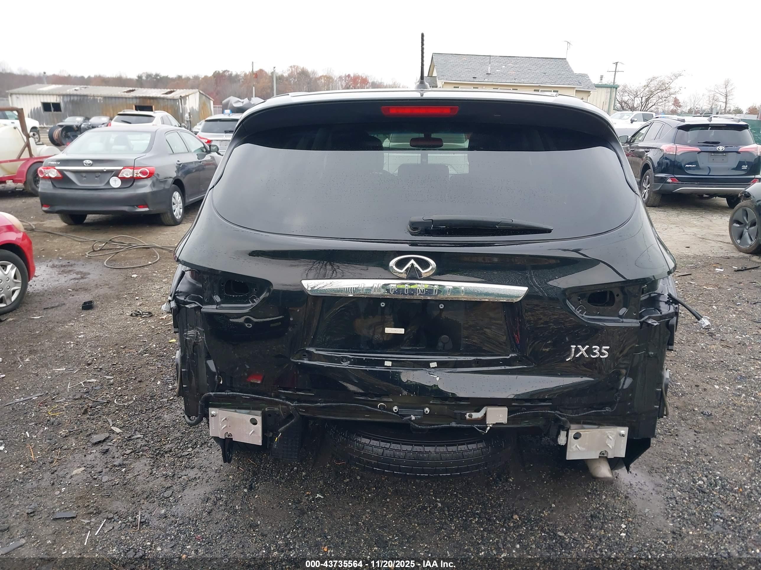 INFINITI JX35 image 6