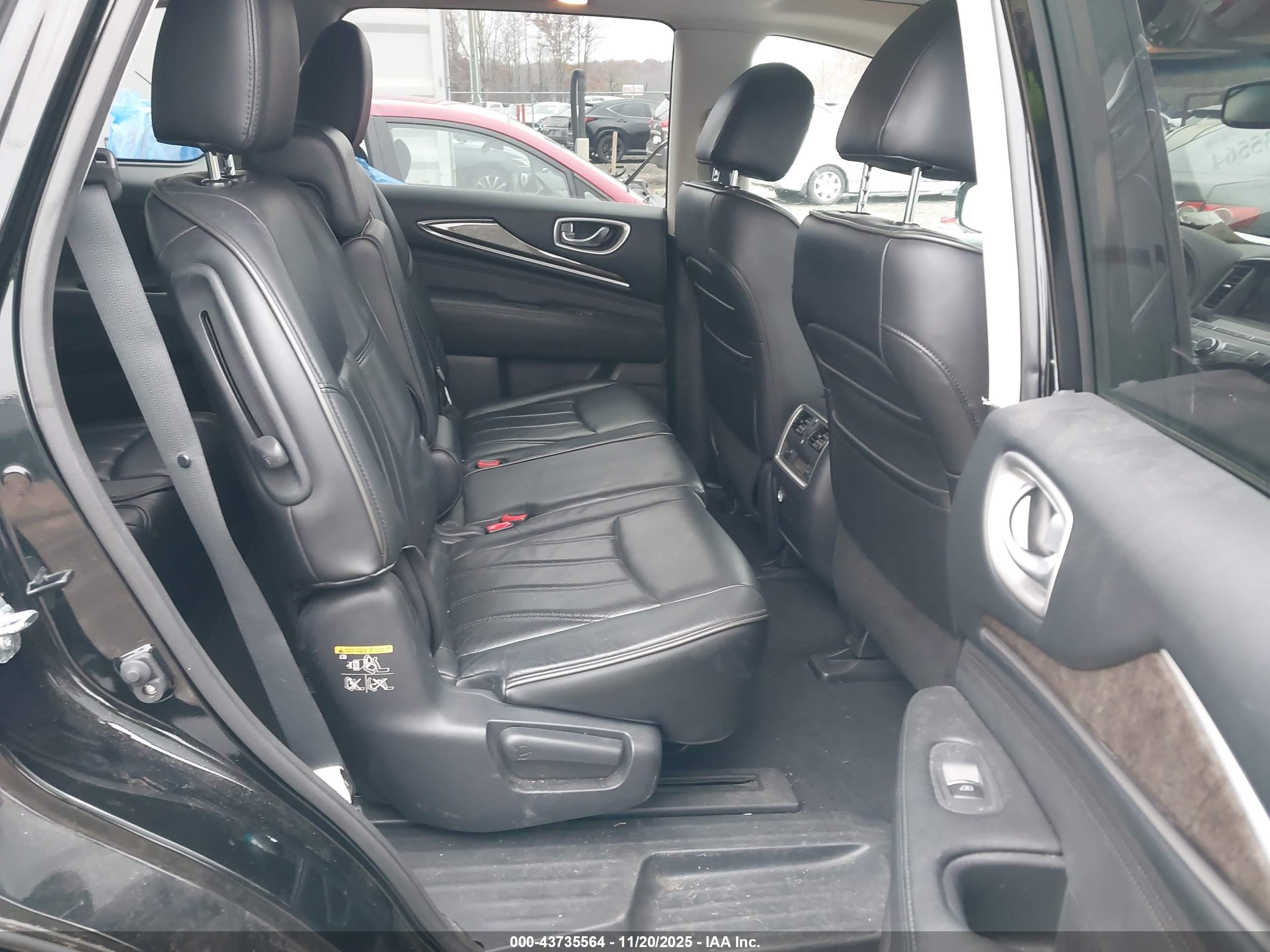INFINITI JX35 image 8