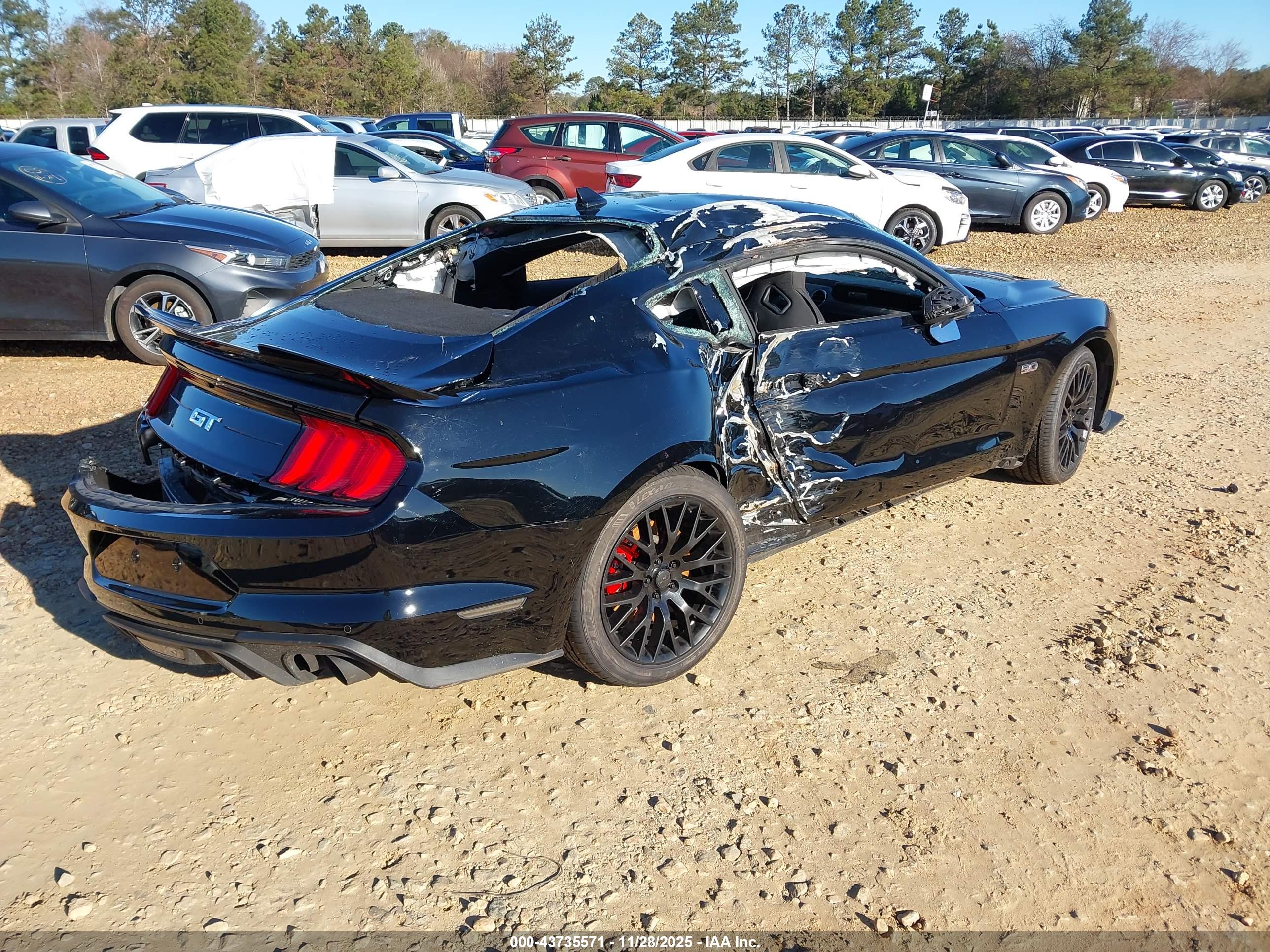 FORD MUSTANG image 4
