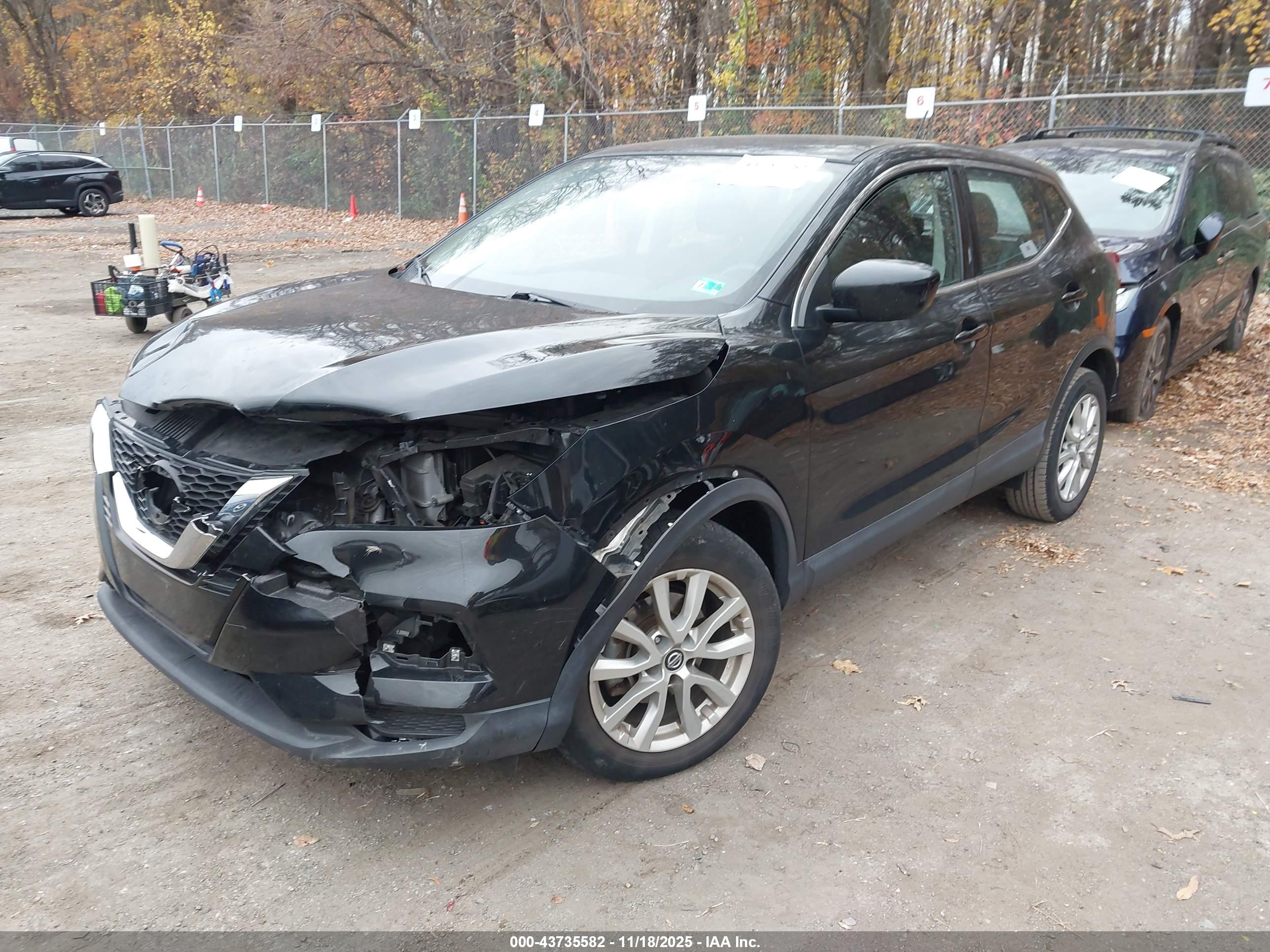 NISSAN ROGUE image 2