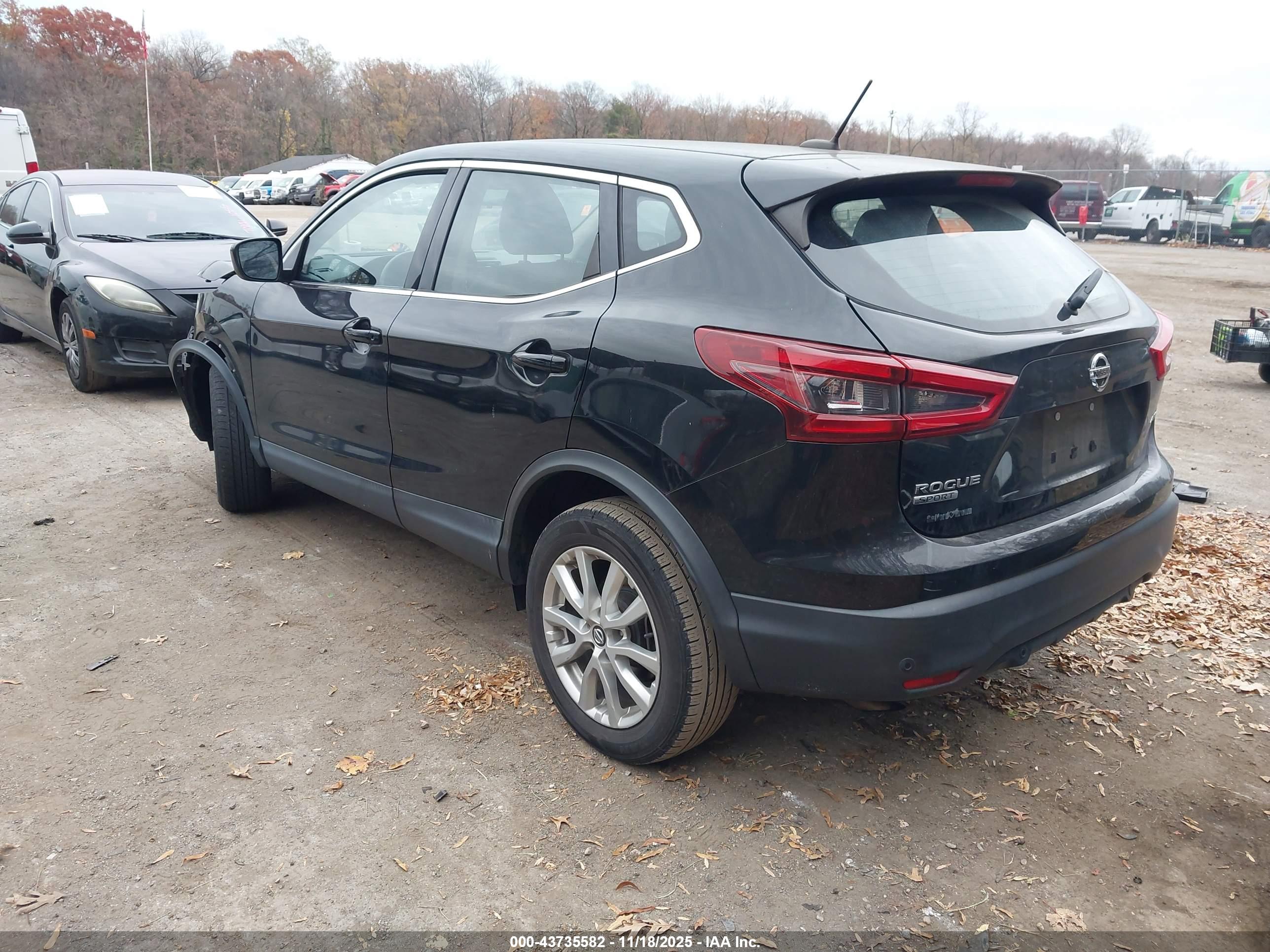 NISSAN ROGUE image 3