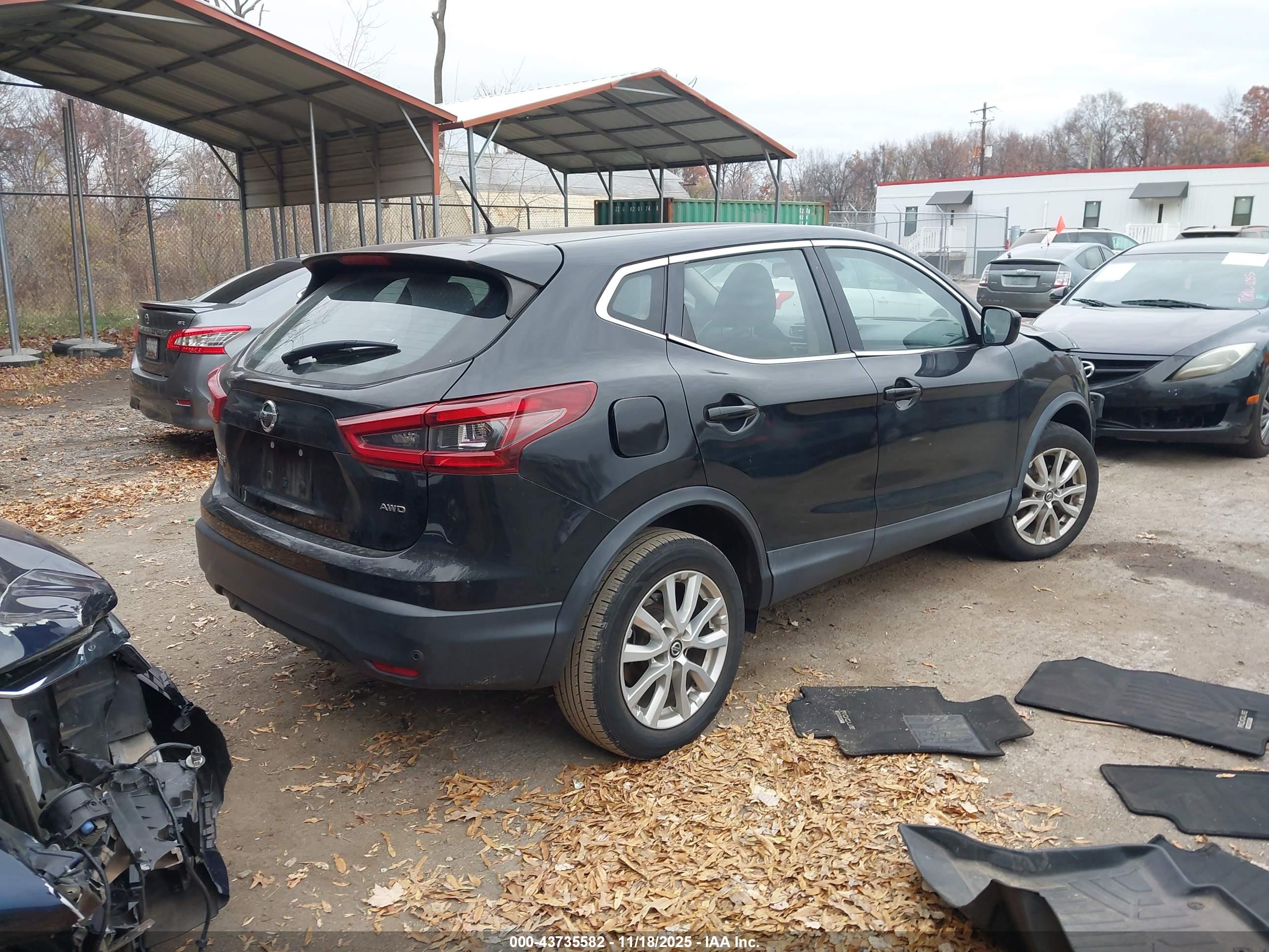 NISSAN ROGUE image 4