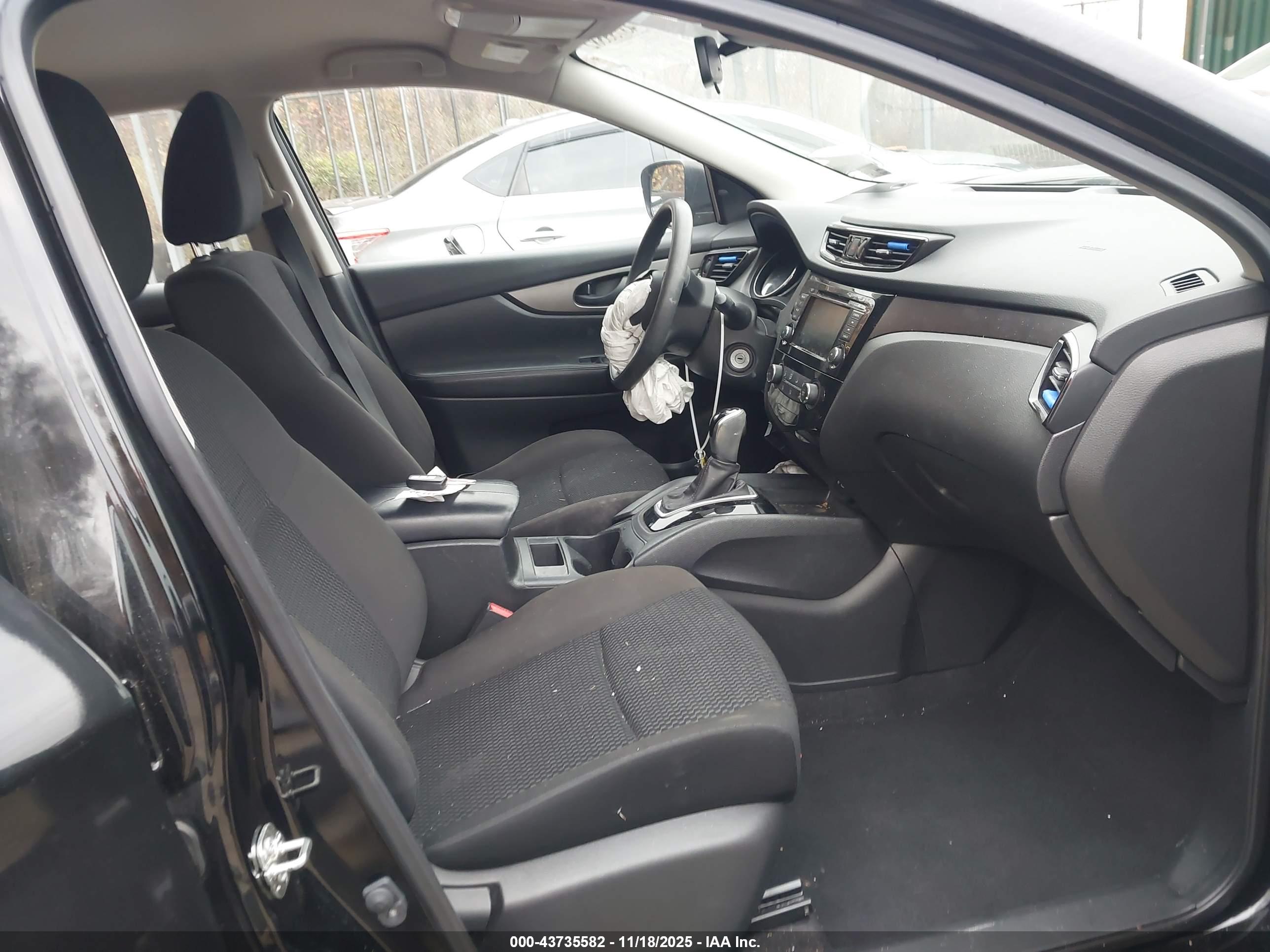 NISSAN ROGUE image 5