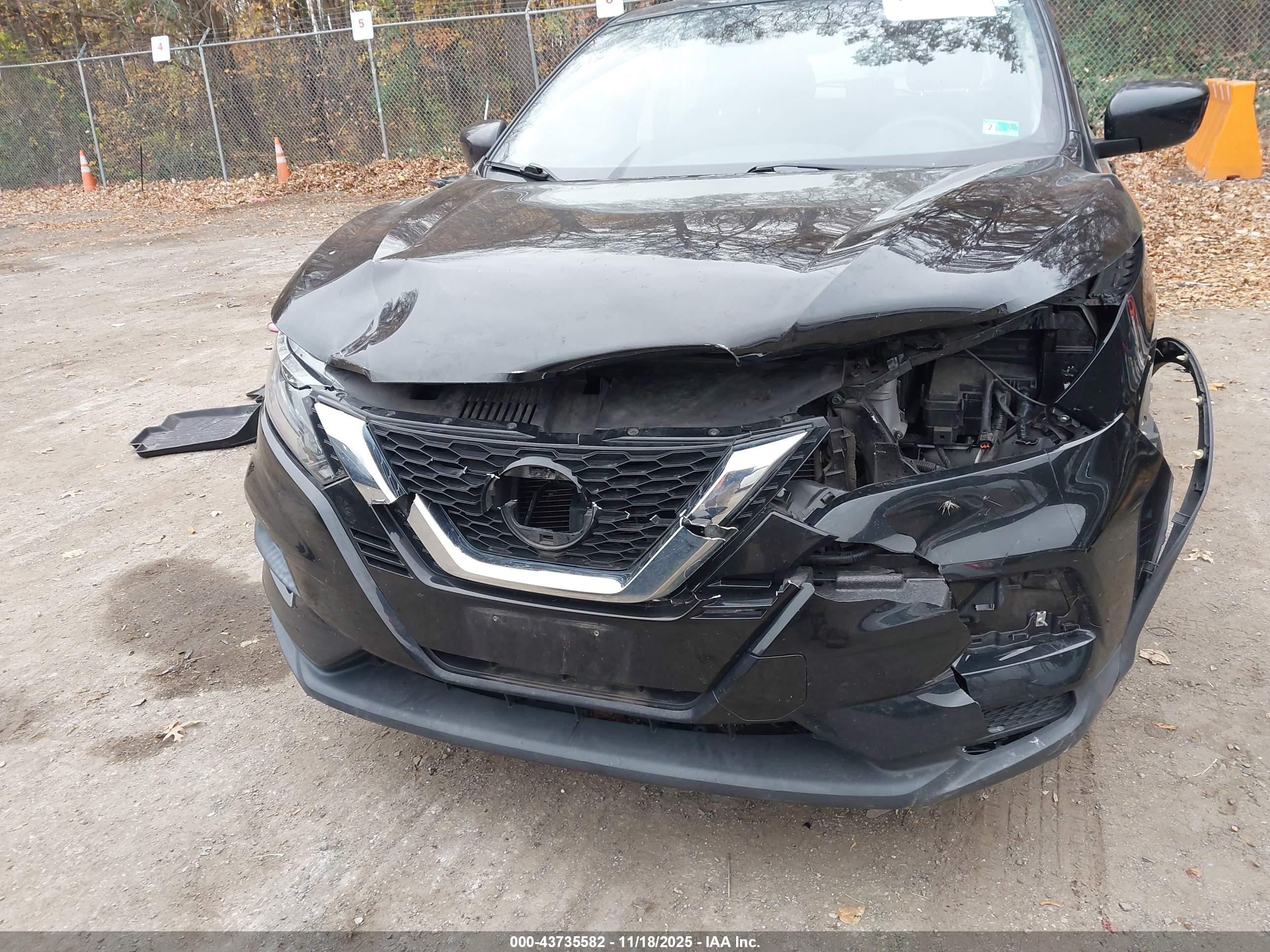 NISSAN ROGUE image 6