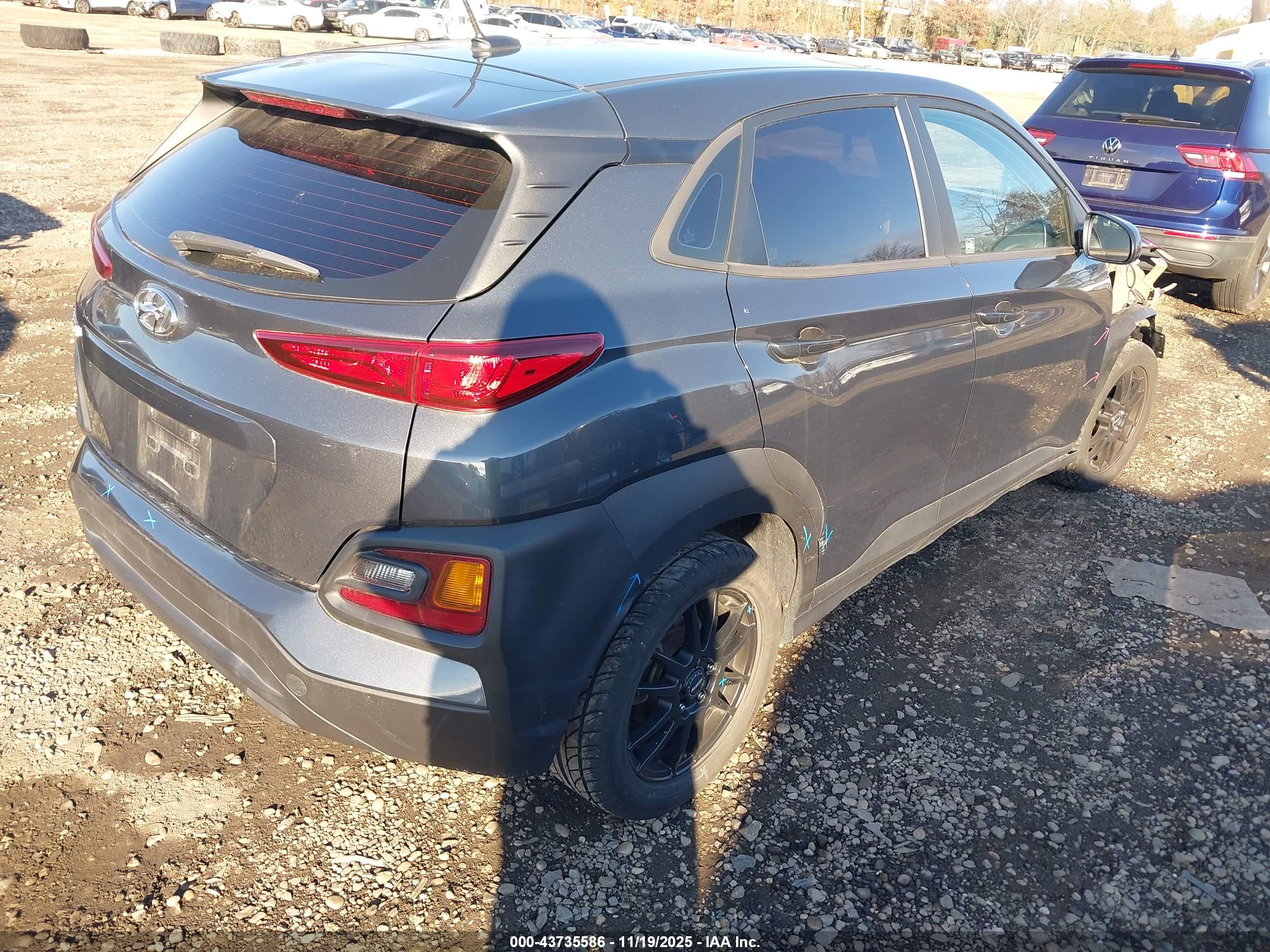 HYUNDAI KONA image 4