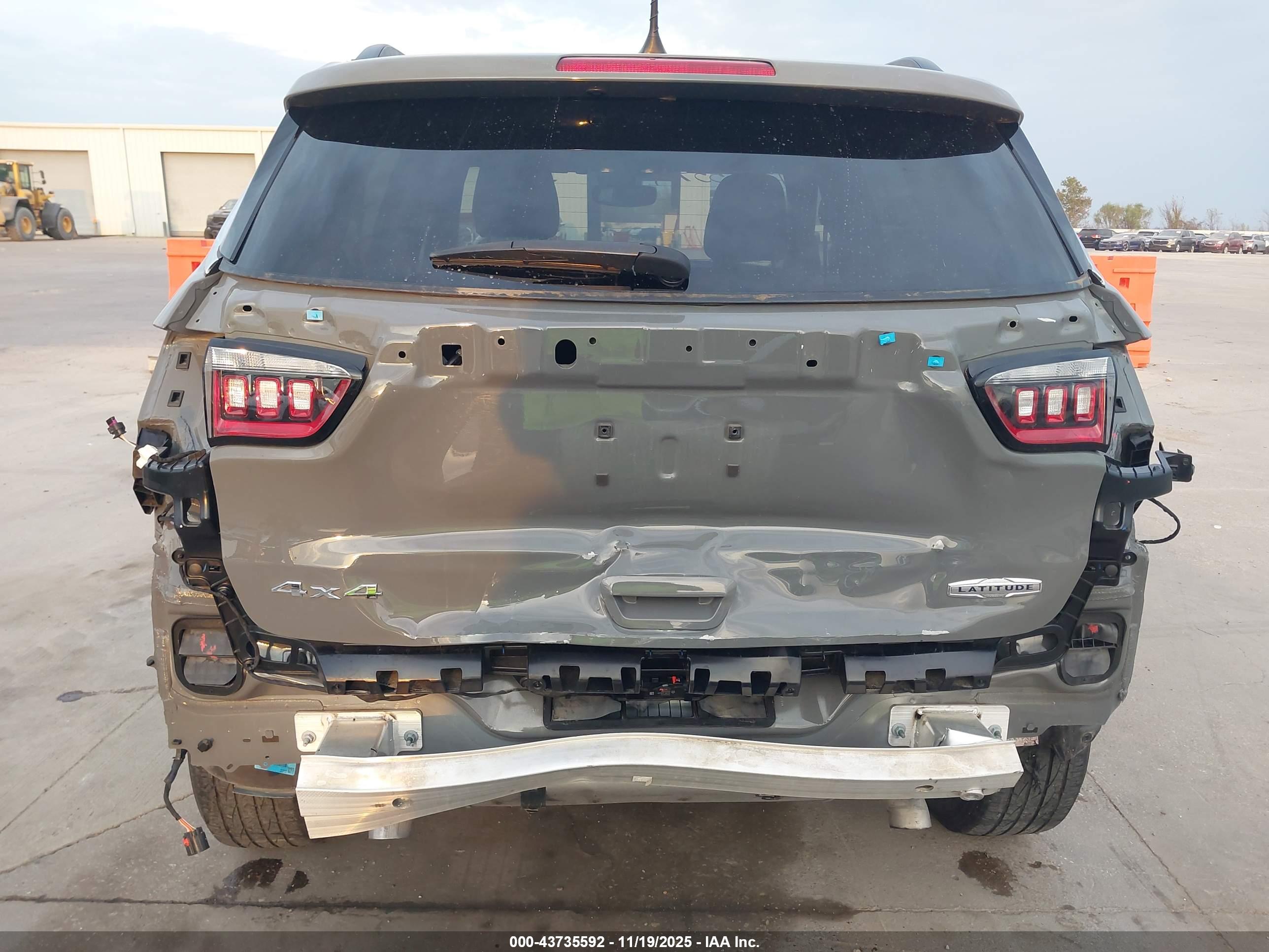 JEEP COMPASS image 6