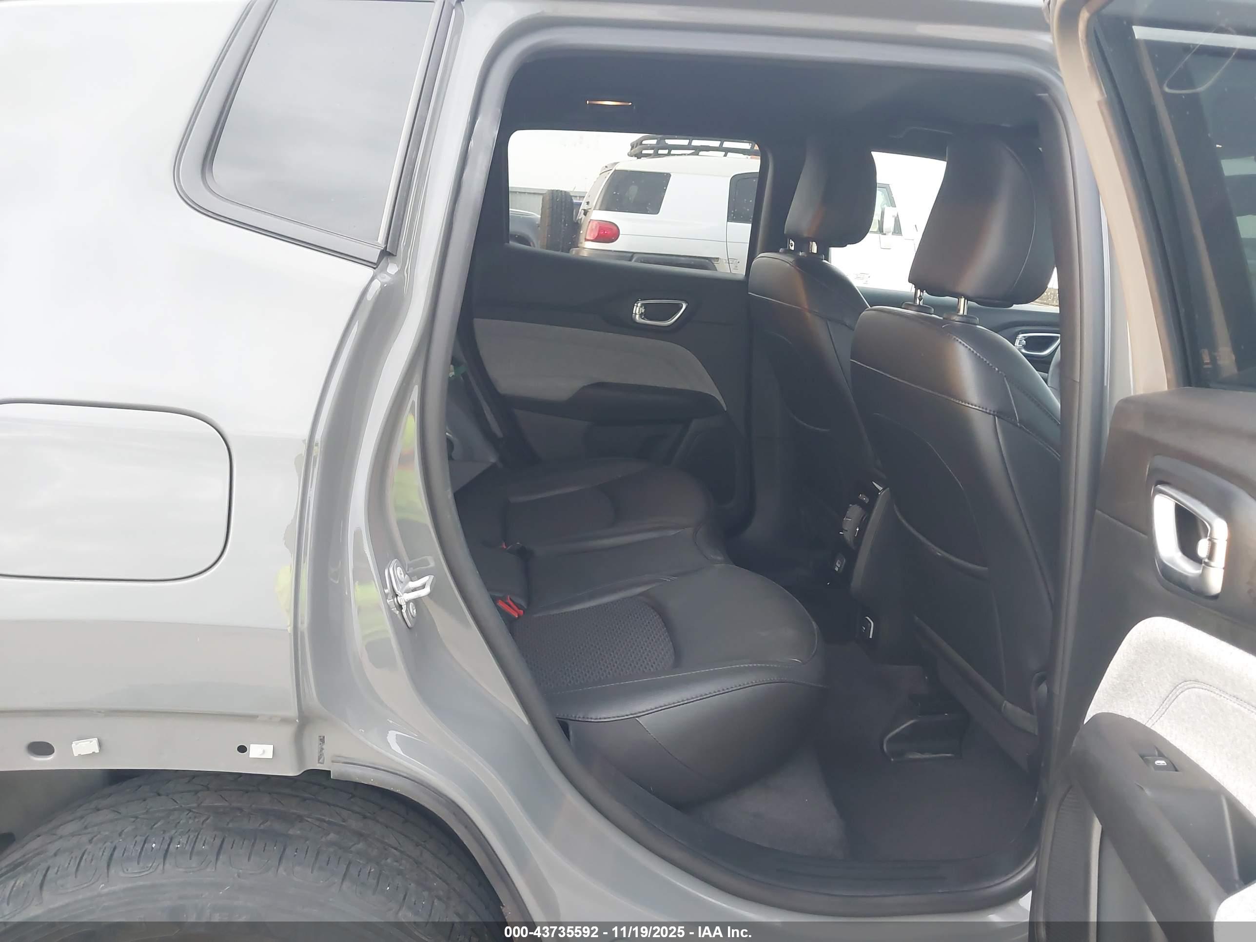 JEEP COMPASS image 8