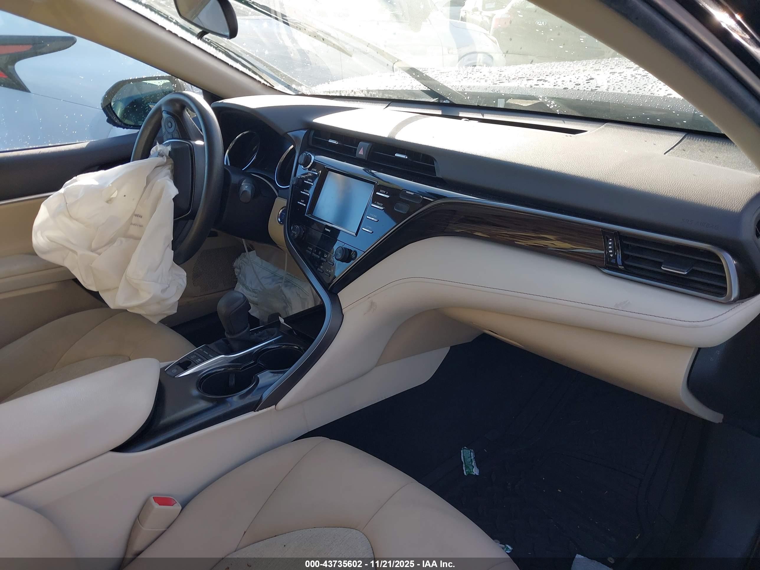 TOYOTA CAMRY image 5