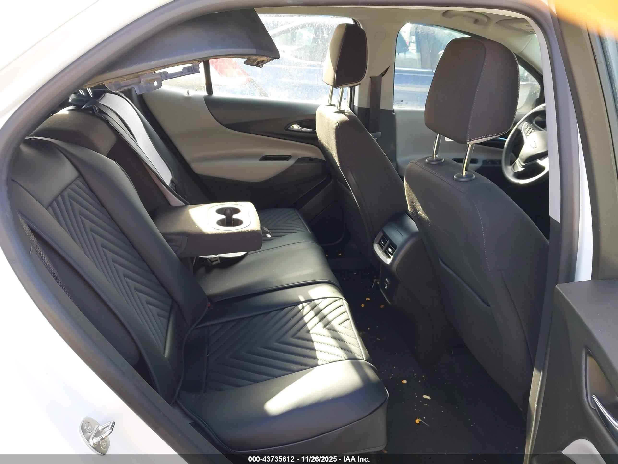 CHEVROLET EQUINOX image 8