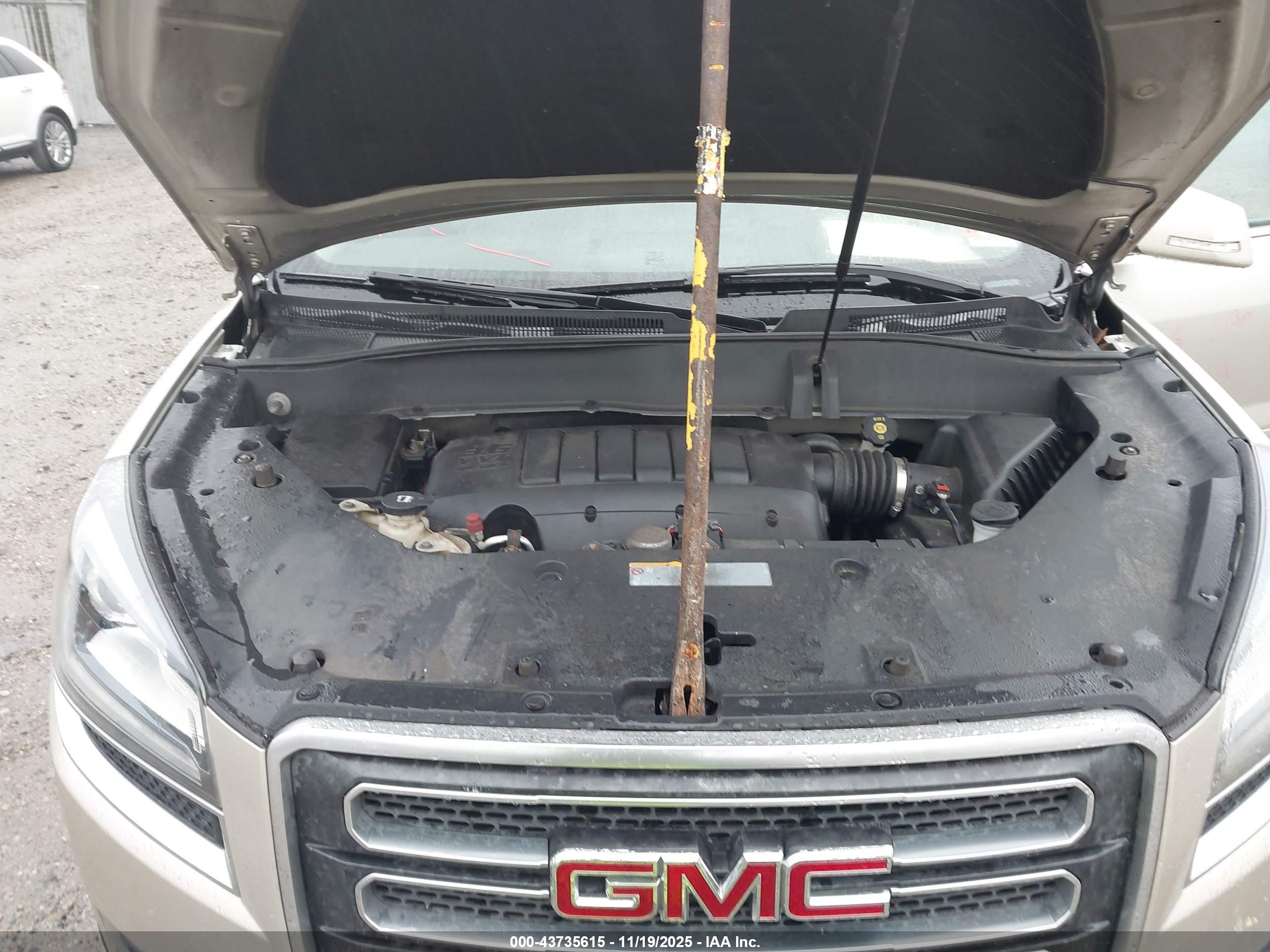 GMC ACADIA image 10