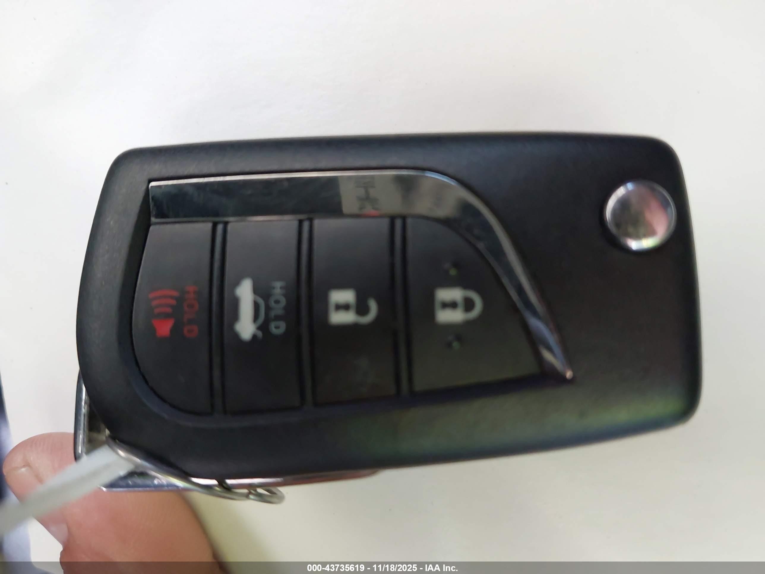 TOYOTA CAMRY image 11