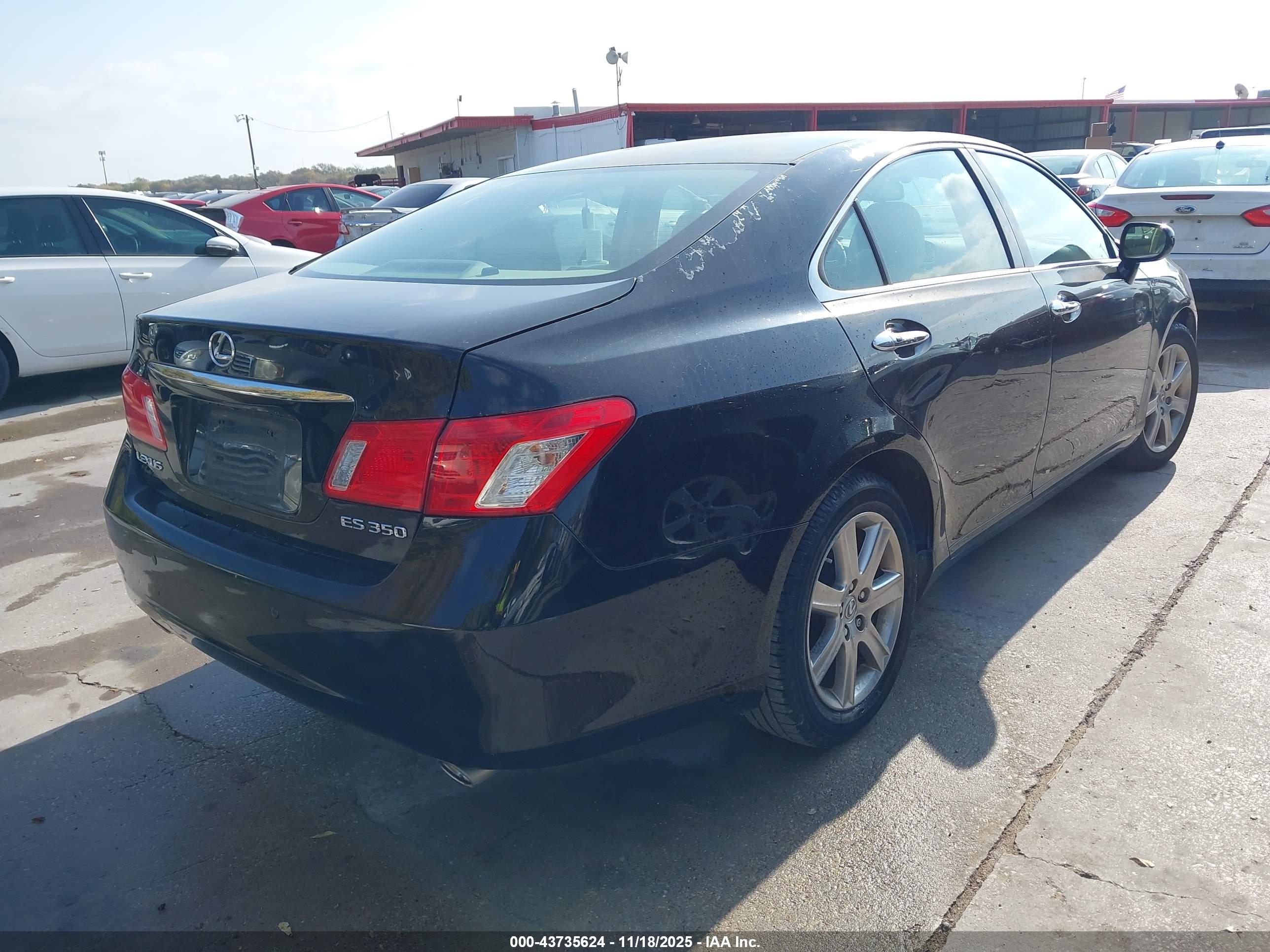 LEXUS ES image 4