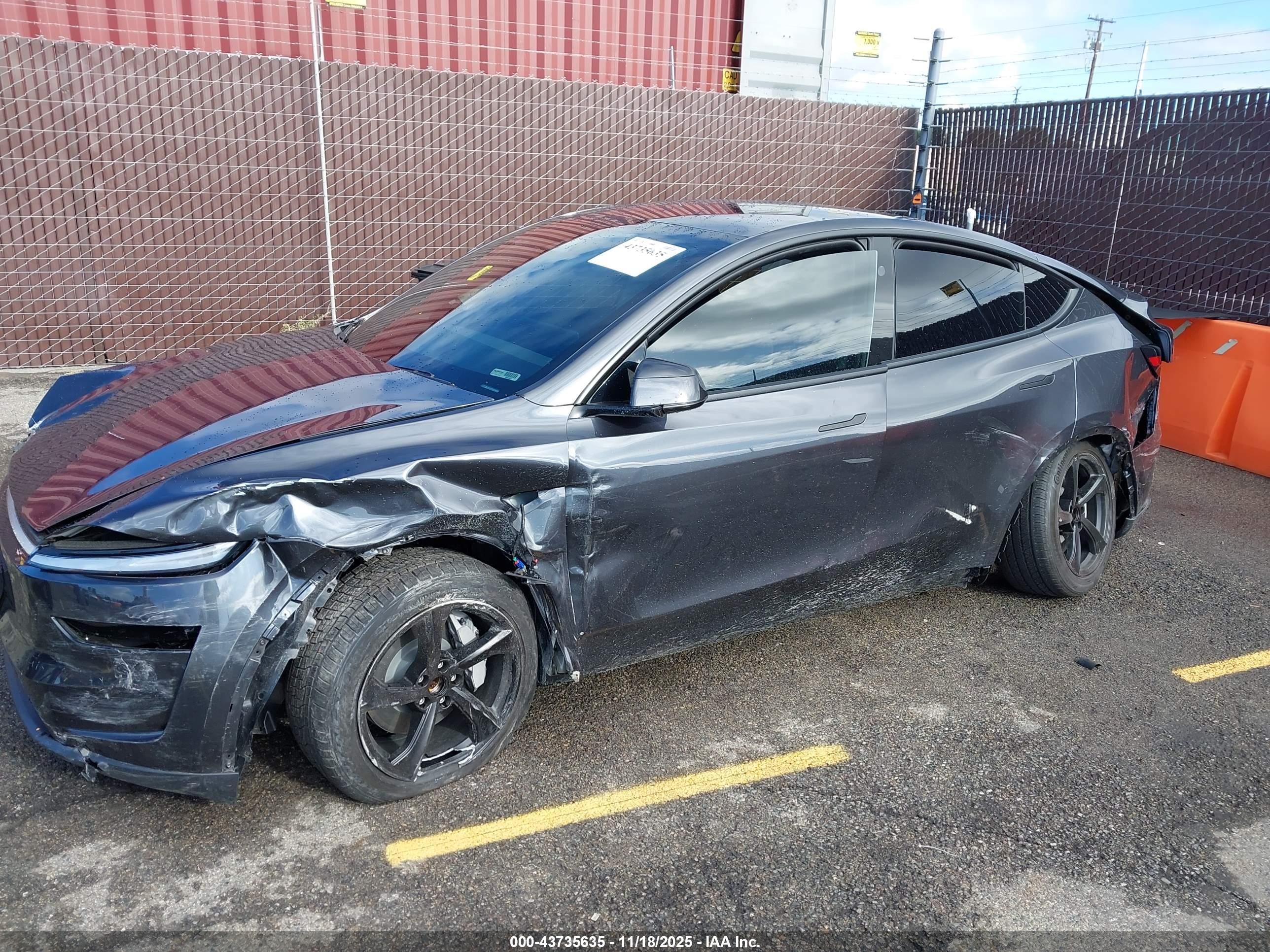 TESLA MODEL image 6