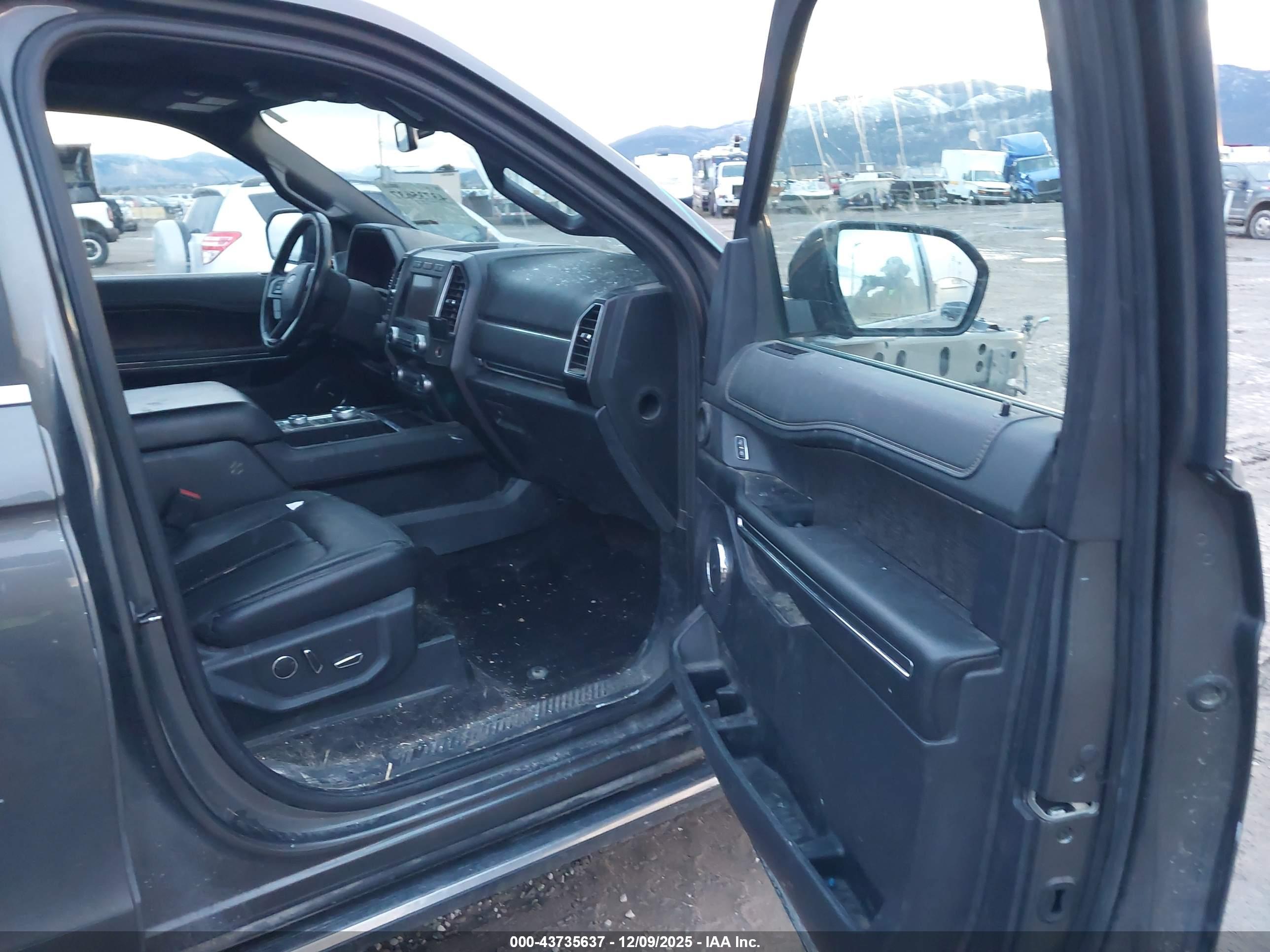 FORD EXPEDITION image 5