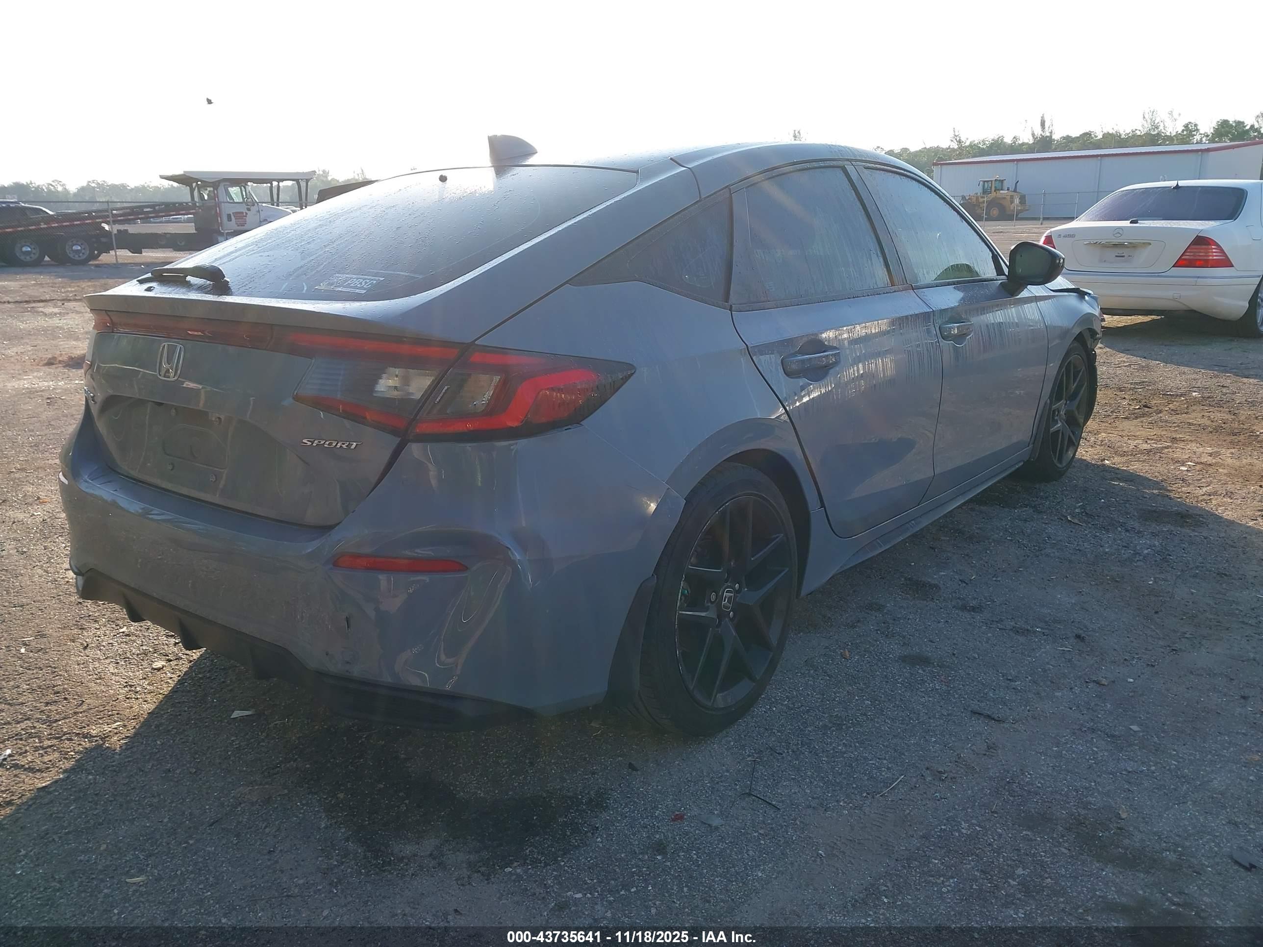 HONDA CIVIC image 4