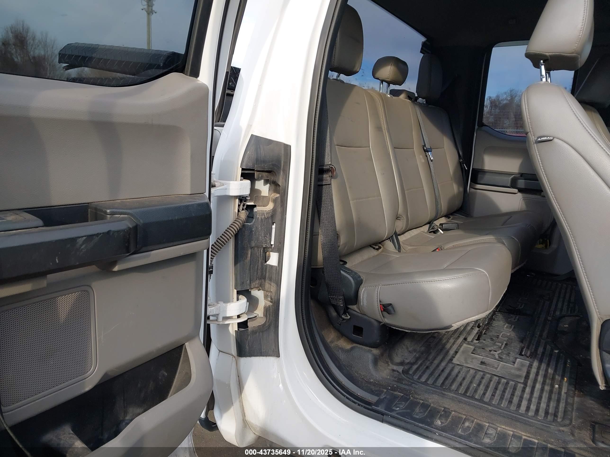 FORD F-250 image 8