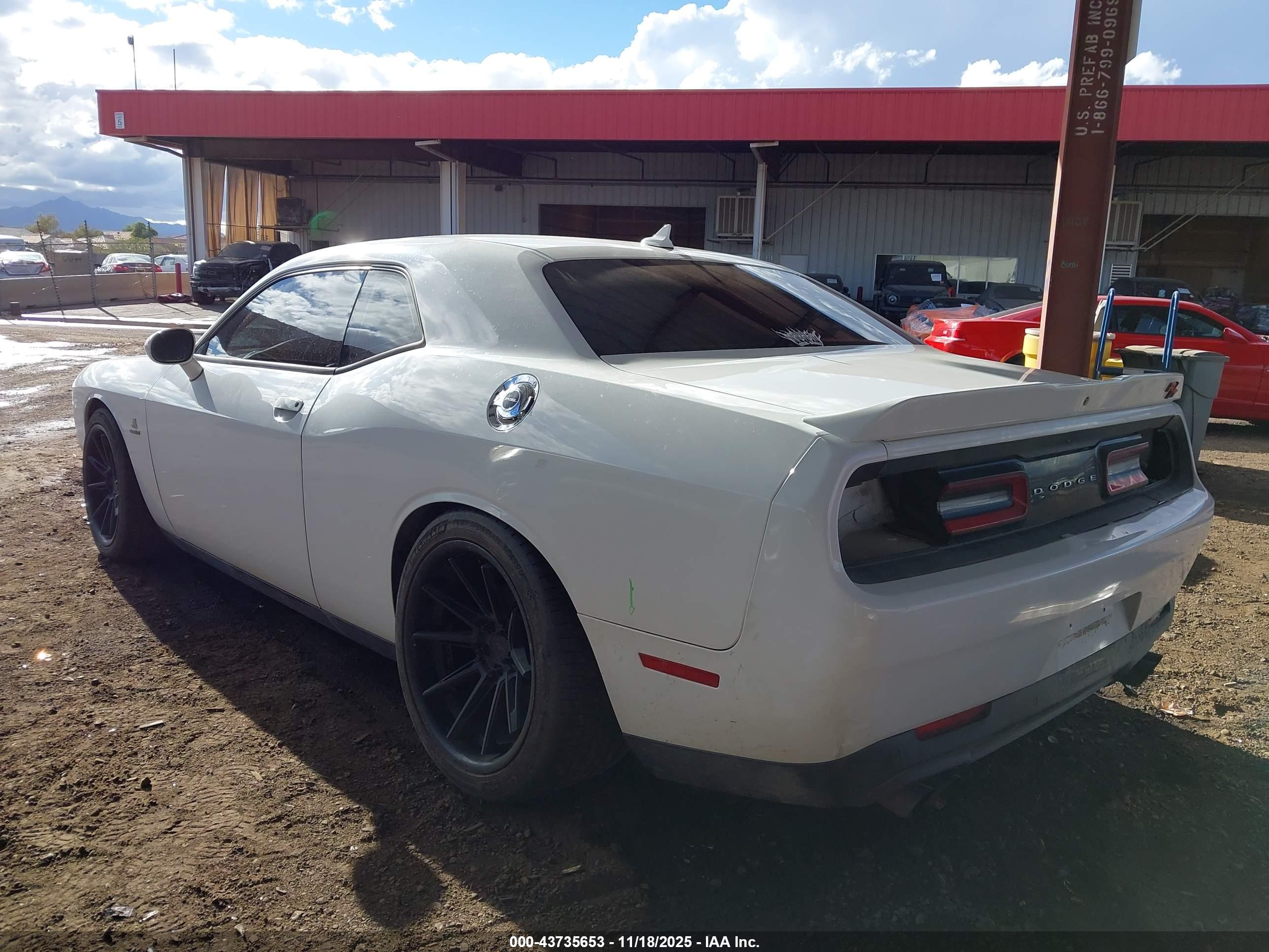 DODGE CHALLENGER image 3