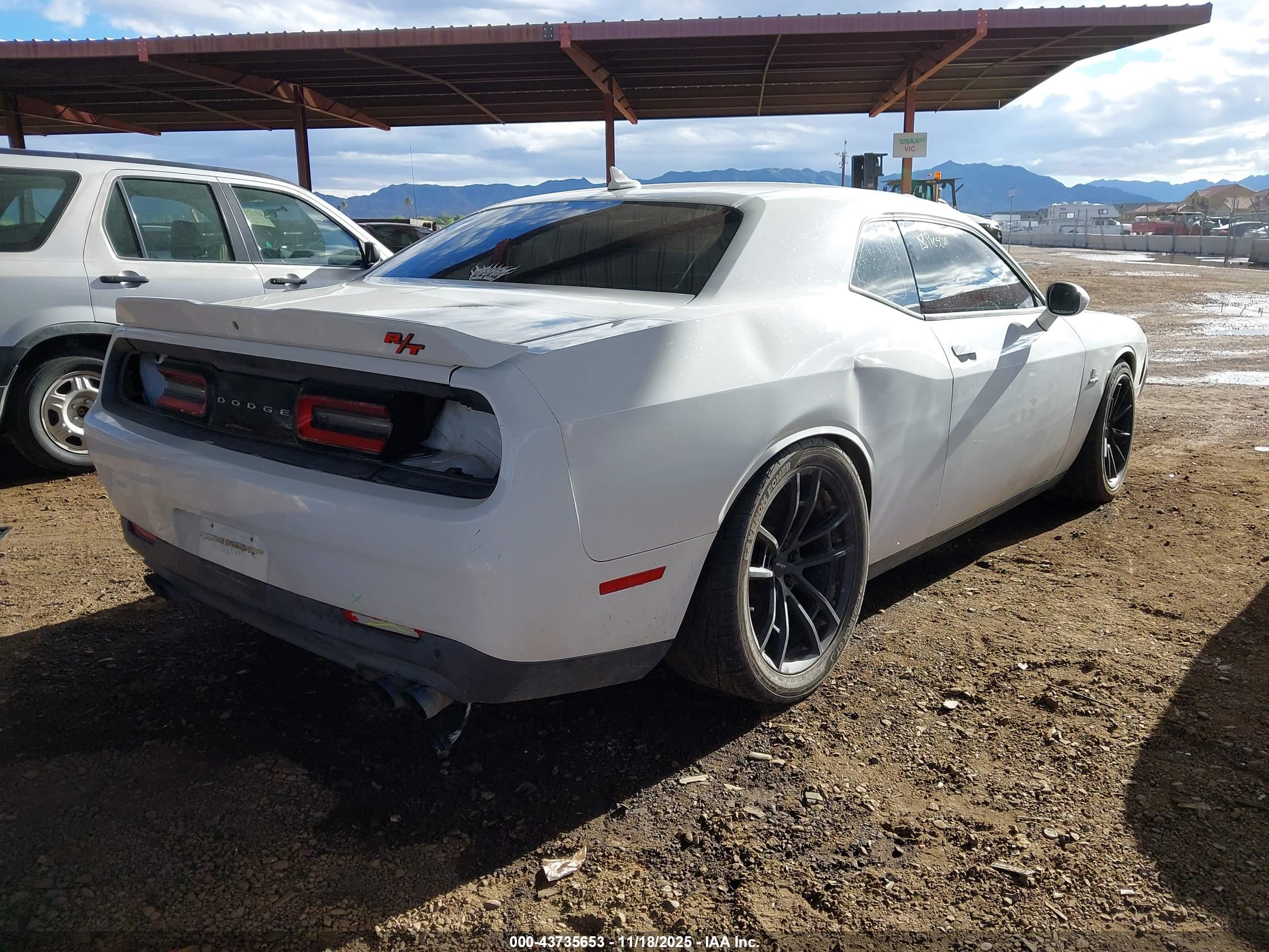 DODGE CHALLENGER image 4