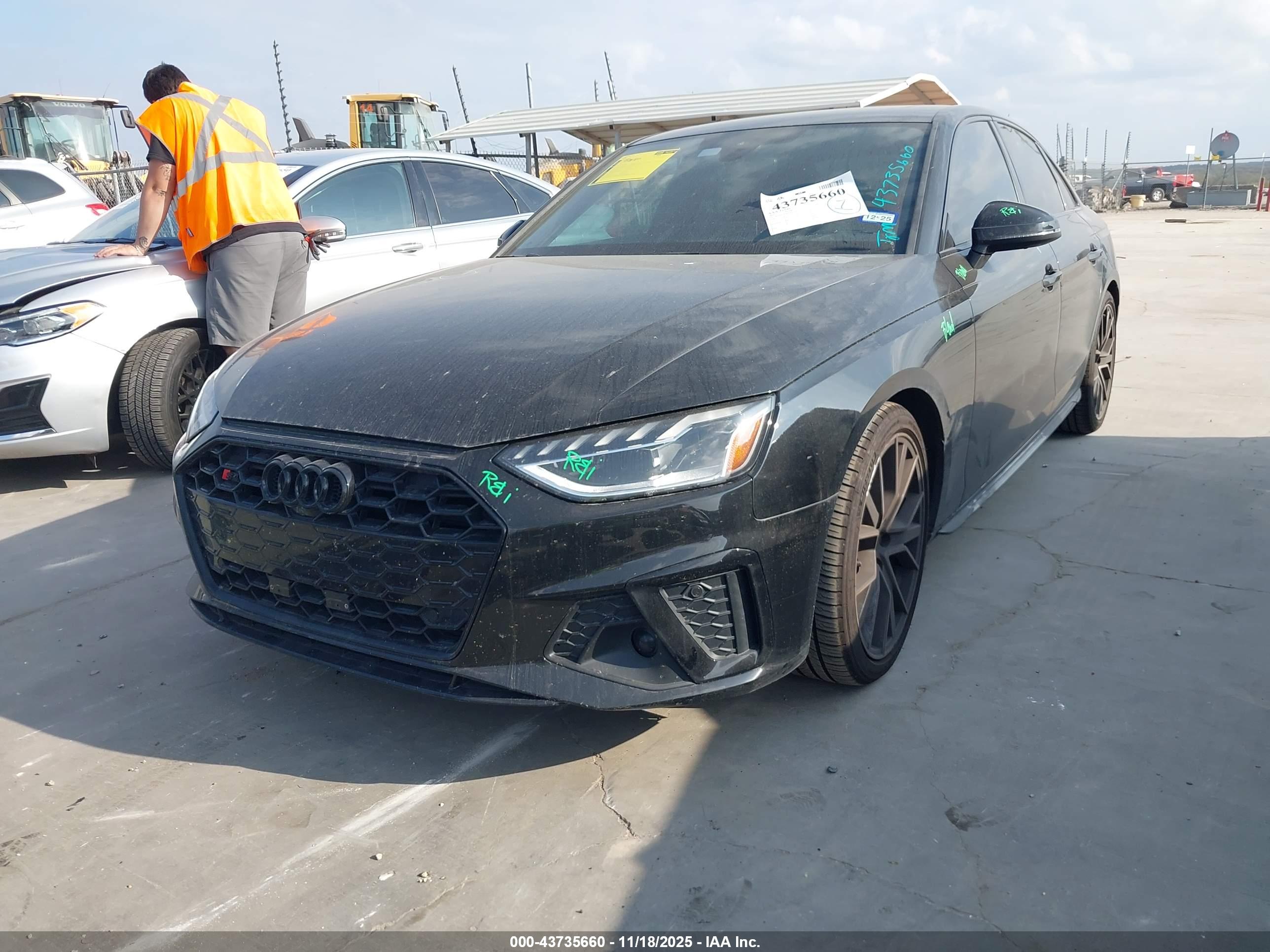 AUDI S4 image 2