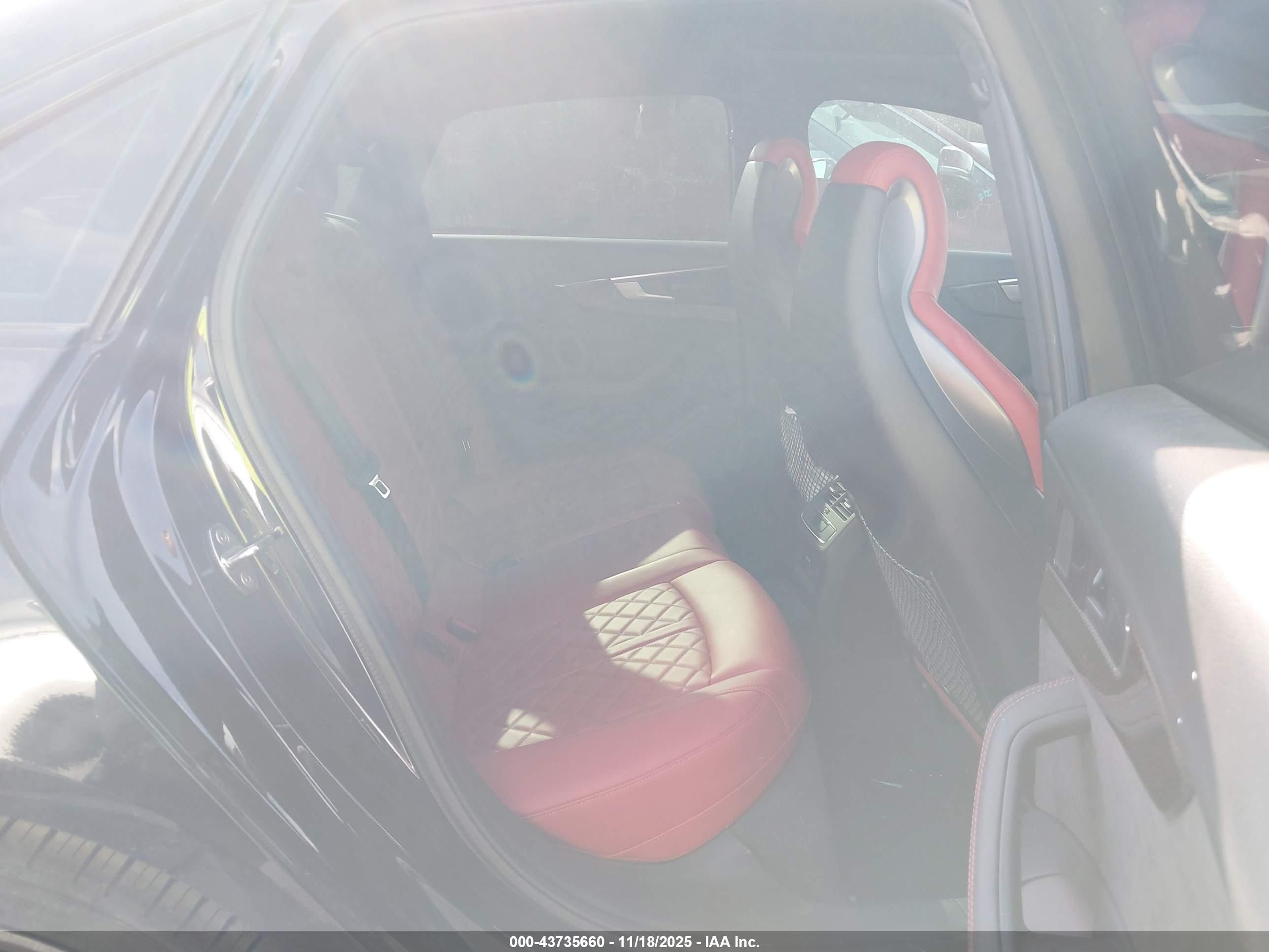 AUDI S4 image 8