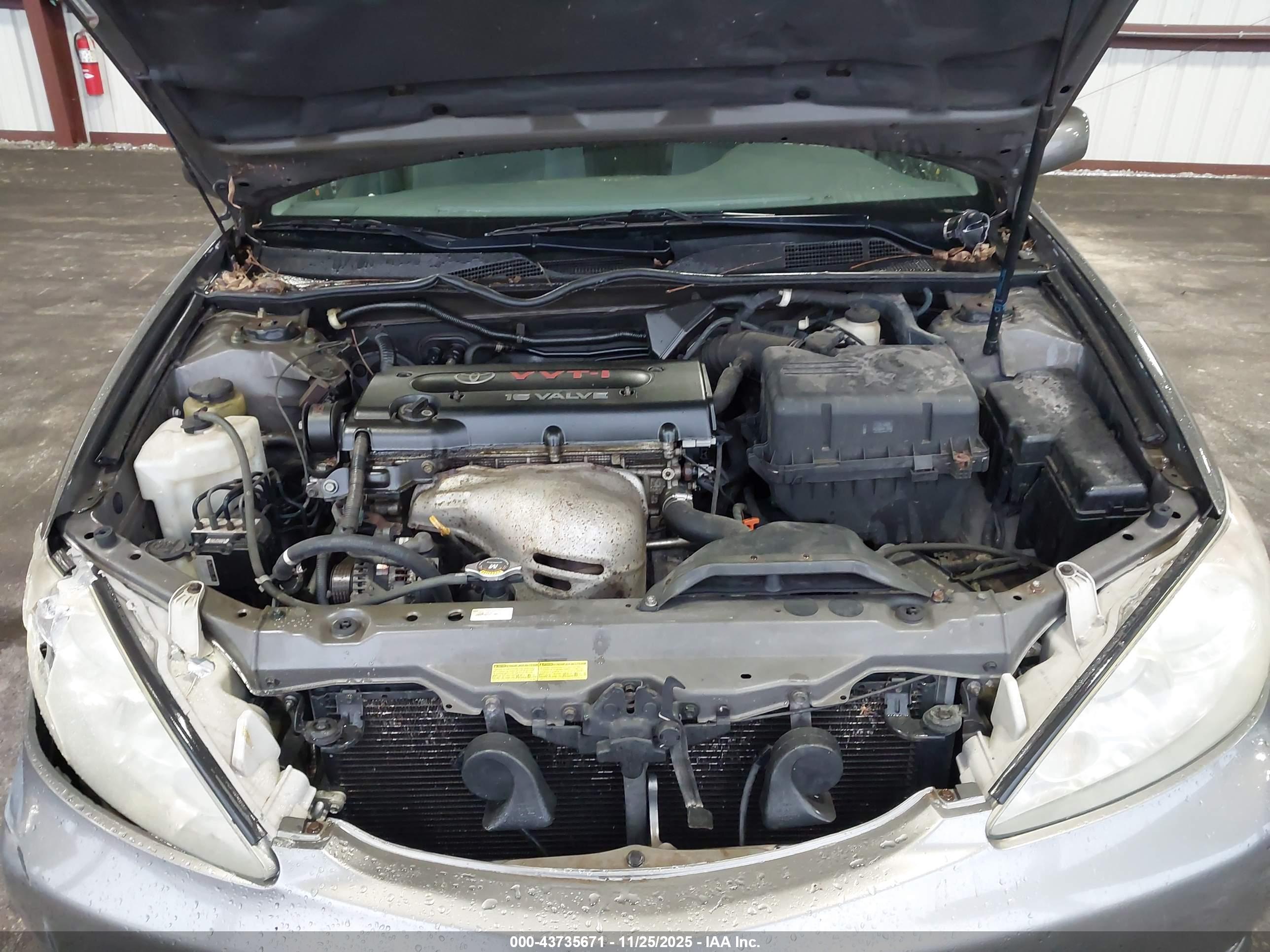 TOYOTA CAMRY image 10
