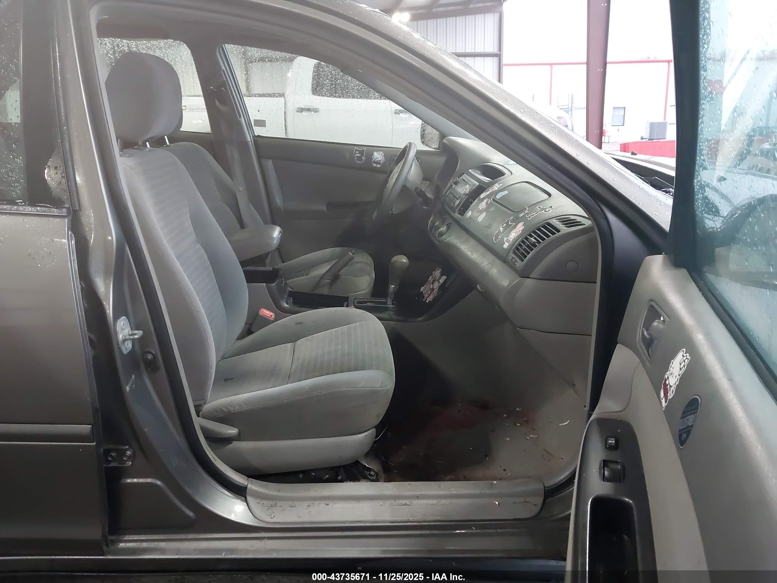 TOYOTA CAMRY image 5