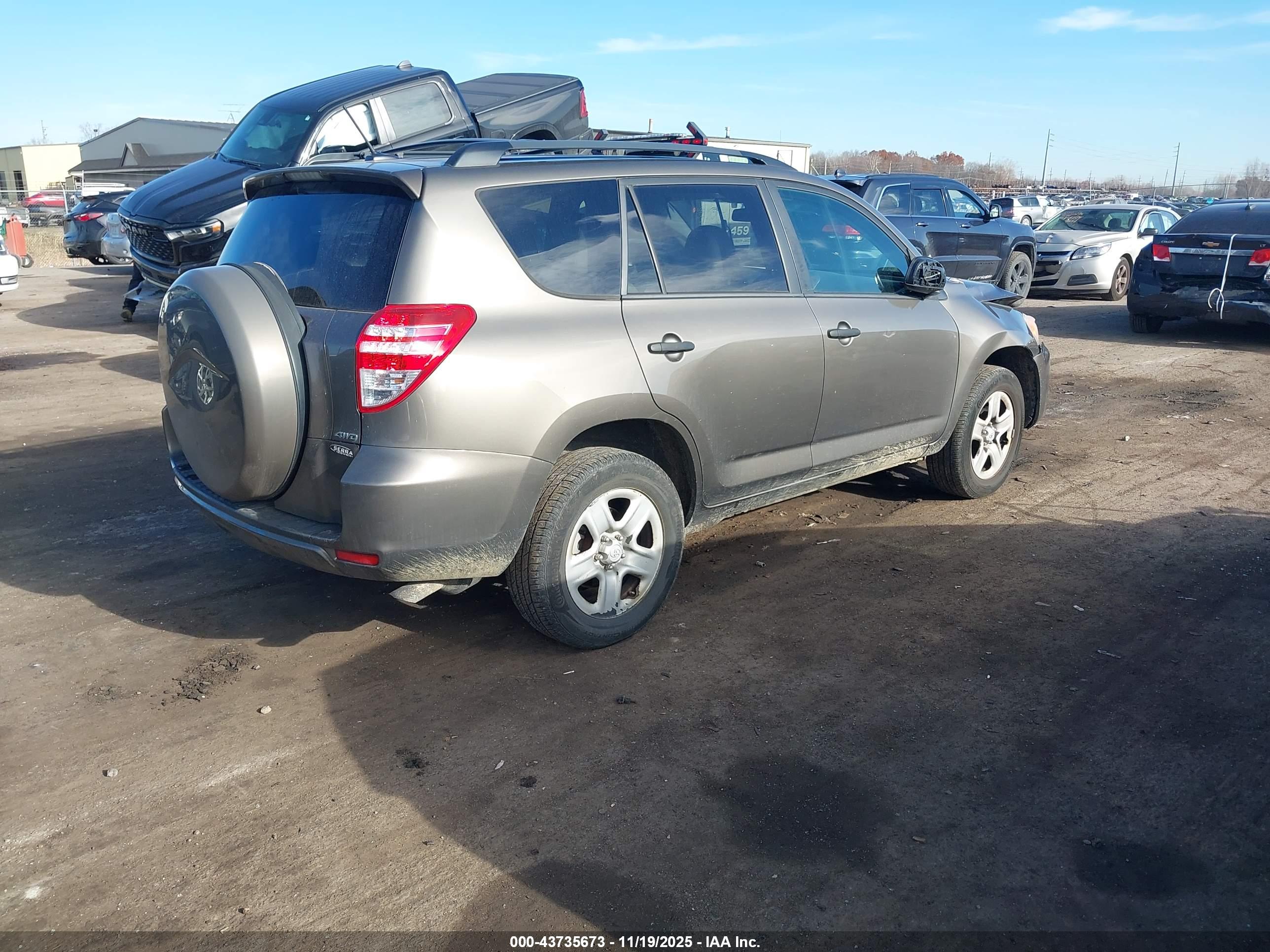 TOYOTA RAV4 image 4
