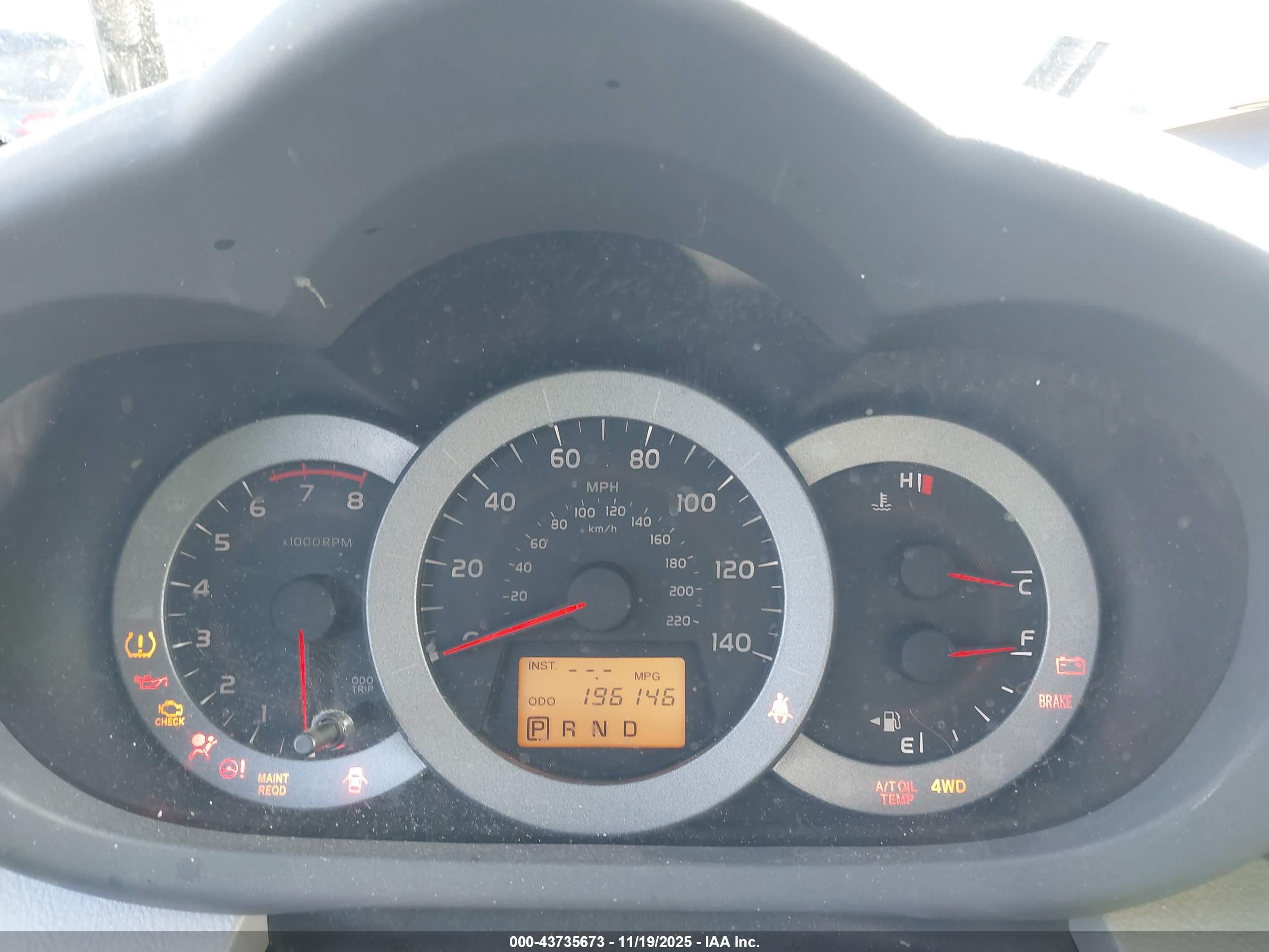 TOYOTA RAV4 image 7