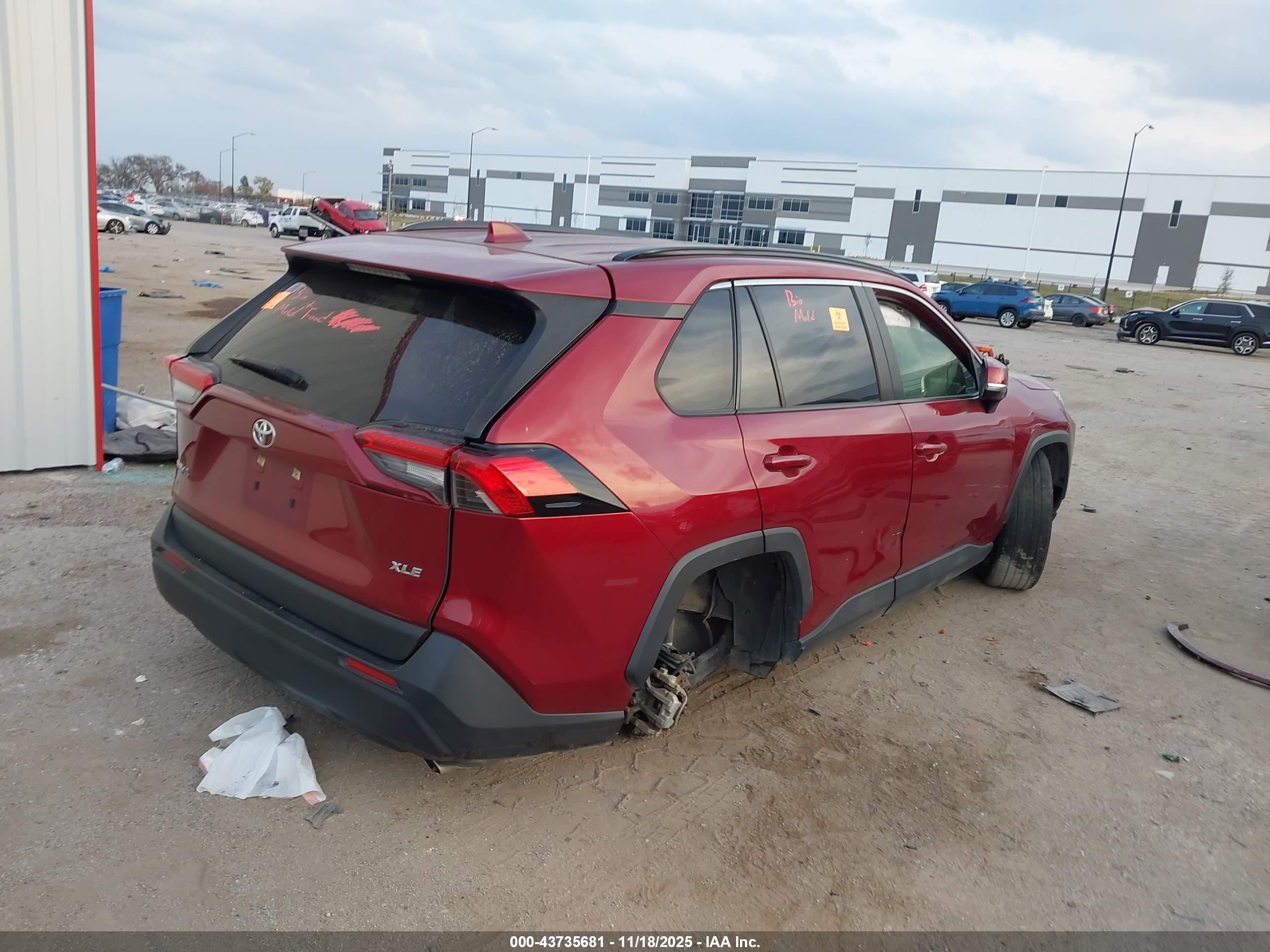 TOYOTA RAV4 image 4
